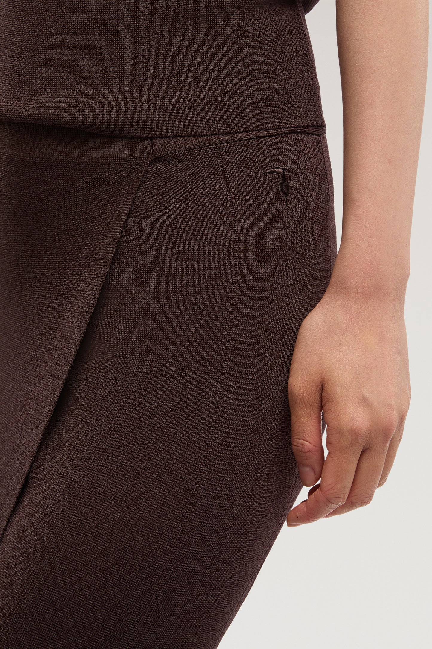 Gonna in maglia a pannelli 5|c8f2e44d46bb26ad469cfbea89953a3cc205f04f58709c5f32a2c404c4ffd419