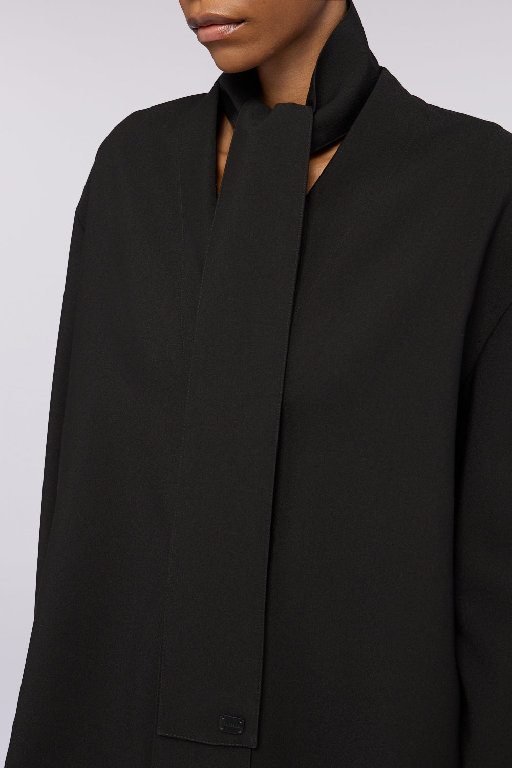 Giacca camicia relaxed fit con sciarpa 3|db746657dd0f164cb71afa1aaf32c37275c7ac312815e0a7d25de11650cb9491