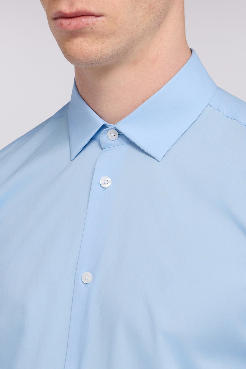 Camicia slim fit in popeline 3|5175d25c6f4cfa78e029a6155373677405b60b6532e643e8662a476118fbbab2