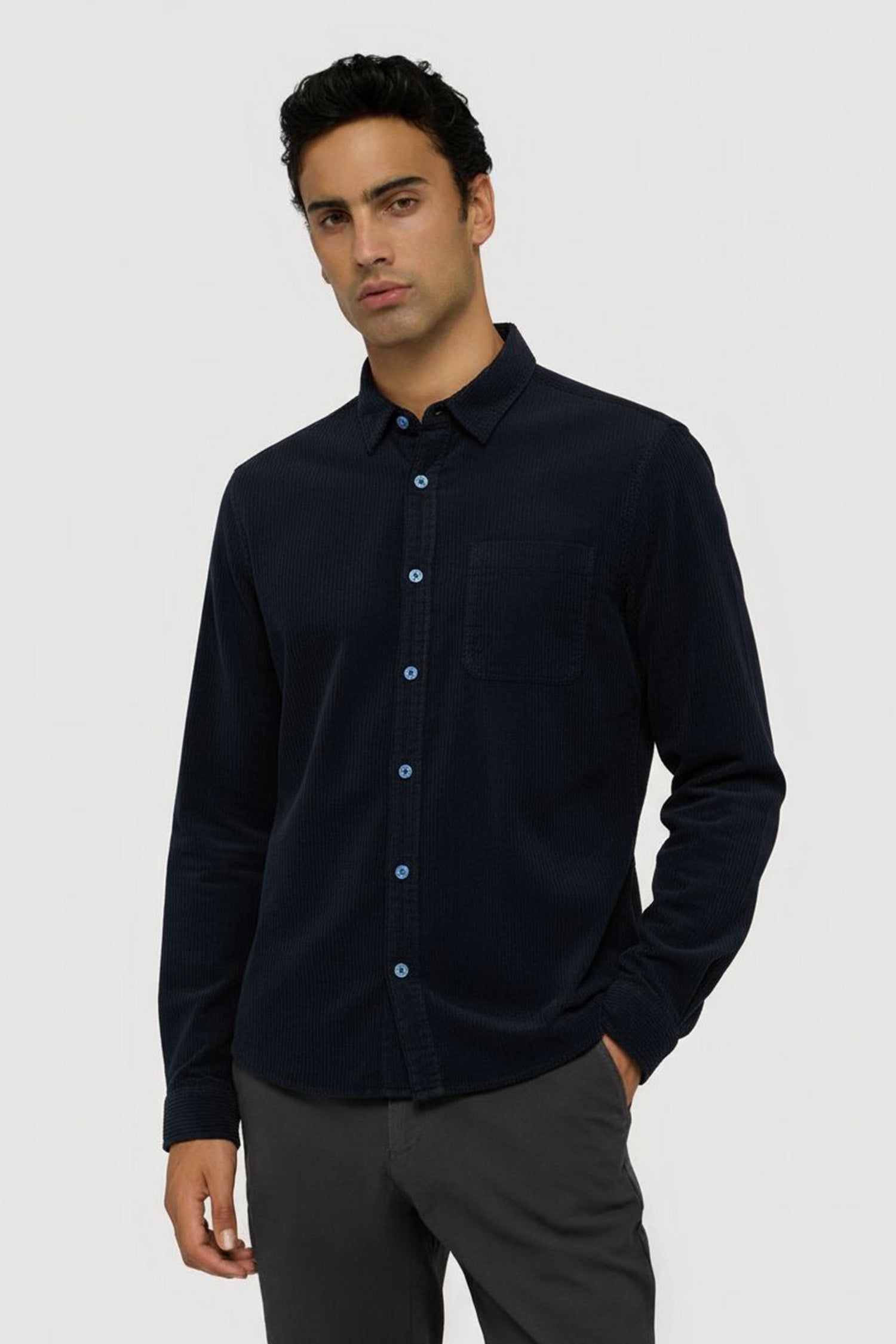 Camicia regular fit in velluto corduroy 1|93b17e029ee455cb8e1fd2ee9be00c144b27d9d1fe62947aaa776748394fa73b