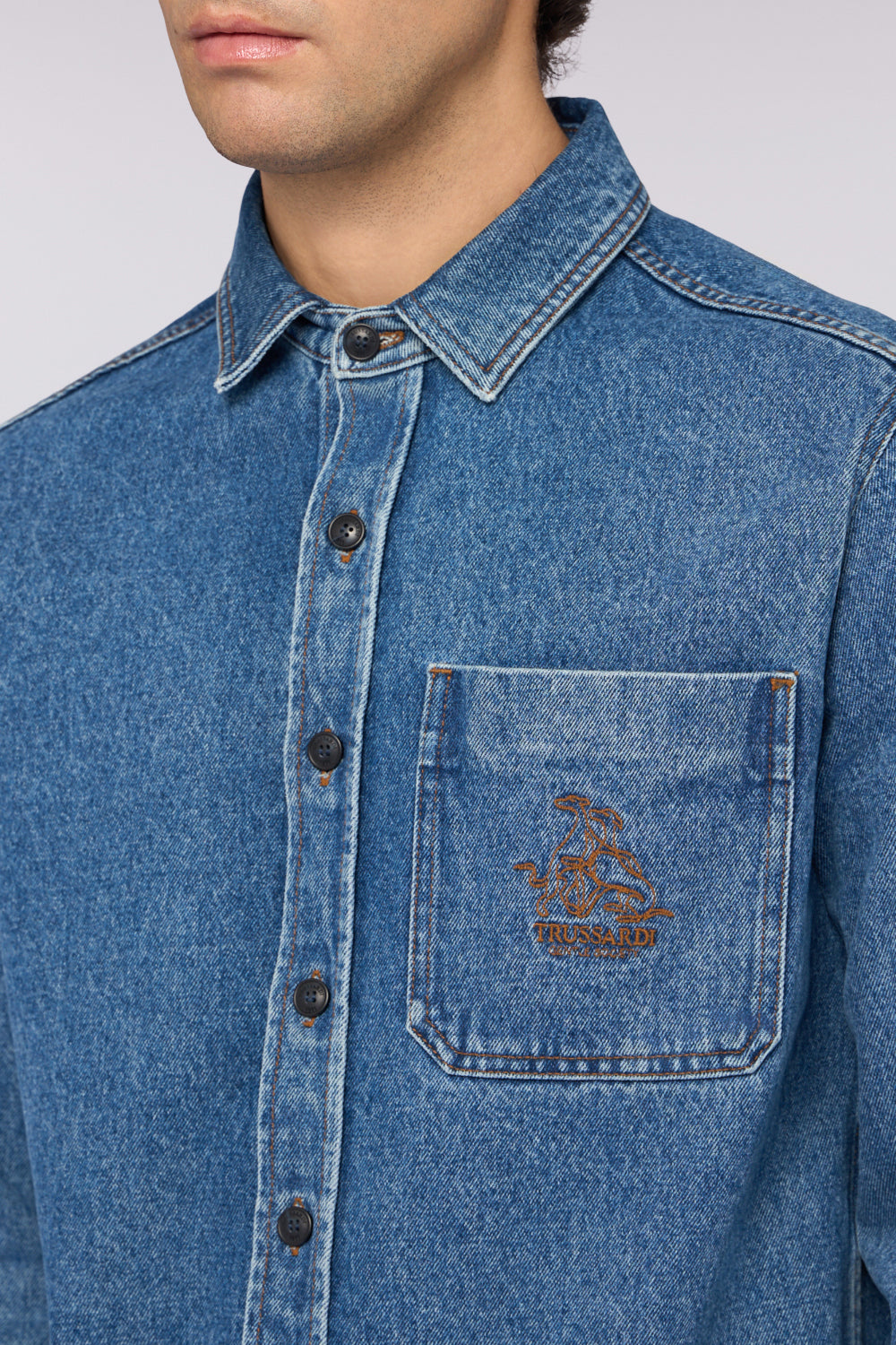 Camicia relaxed fit in denim con ricamo Gentle Society 4|2f6112eebe68136c76bb9750c5d952a4ec15d8089703531842a7c1e64e97ee4c