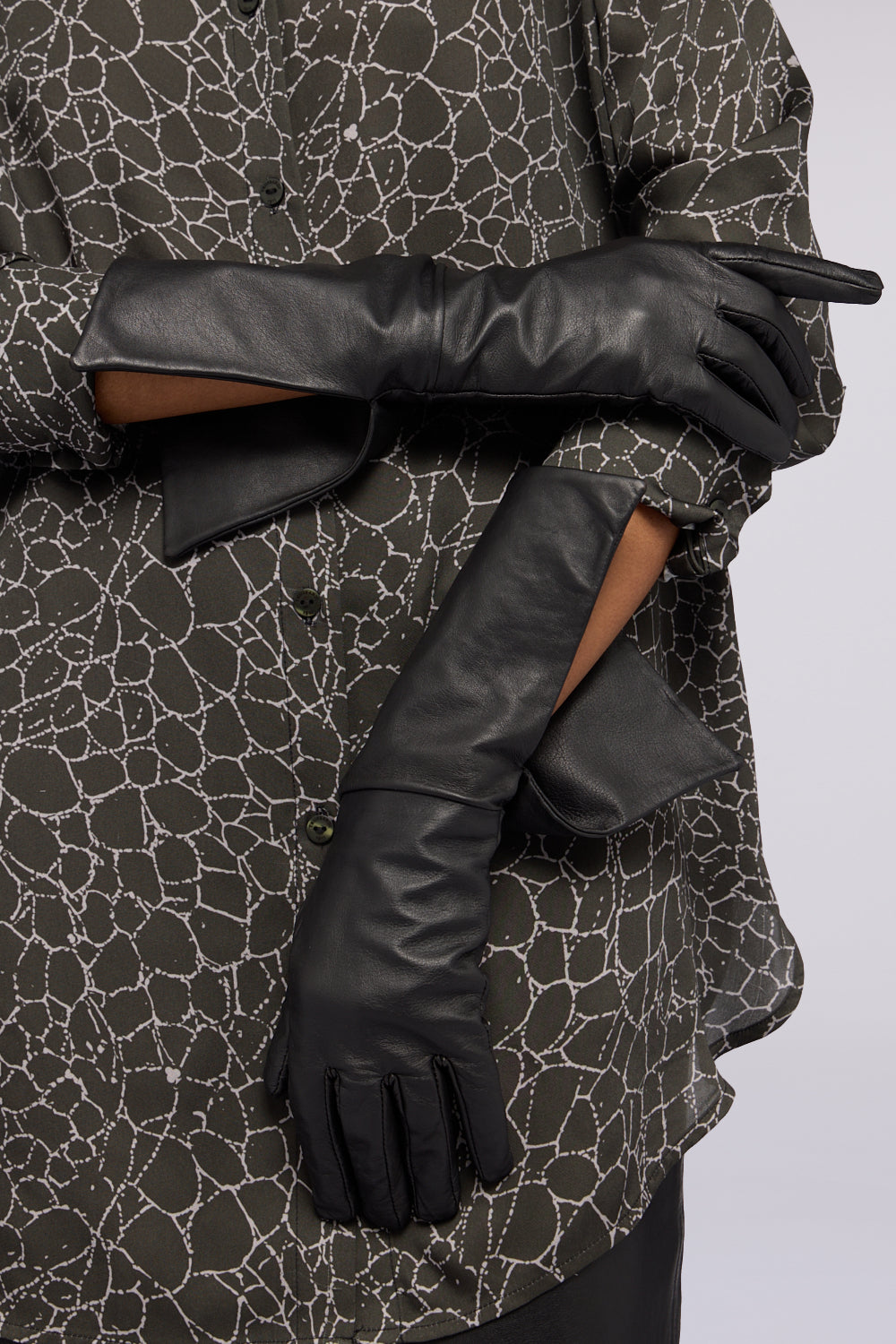 Guanti lunghi in nappa con apertura laterale 3|5af9f15782b28f4e27993a4b3bb19b6230b2e237c15bb5a5c765fd739561c5fb