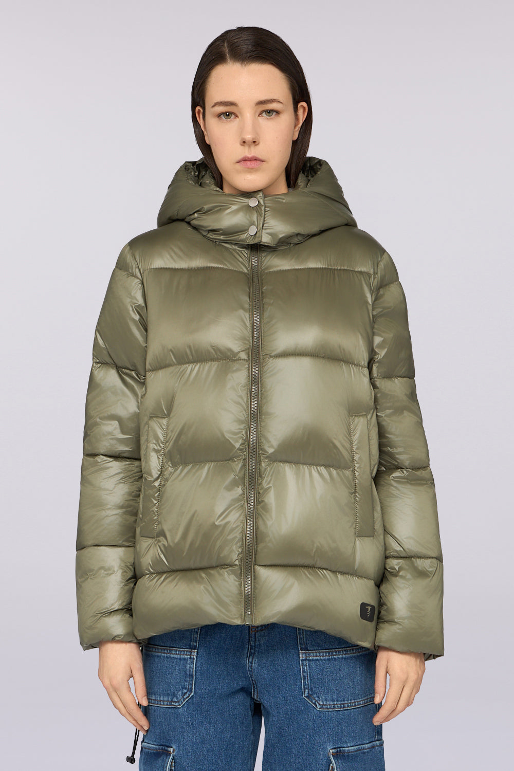 Giacca imbottita in nylon lucido 2|e8b7b82343723e621bb42e282f7d9f35a7433e4761b7b36299b4d1955627939f