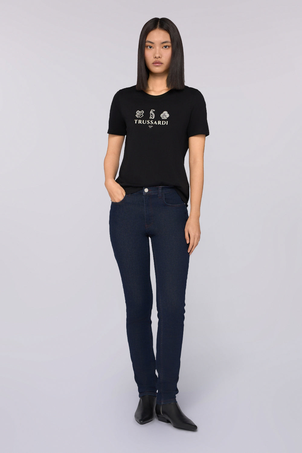 T-shirt regular fit con stampa e ricamo 4|a3b5a755d49219ee1e0b03a2038a7ed5576559eacf88d7ebbf42b0f20637d041