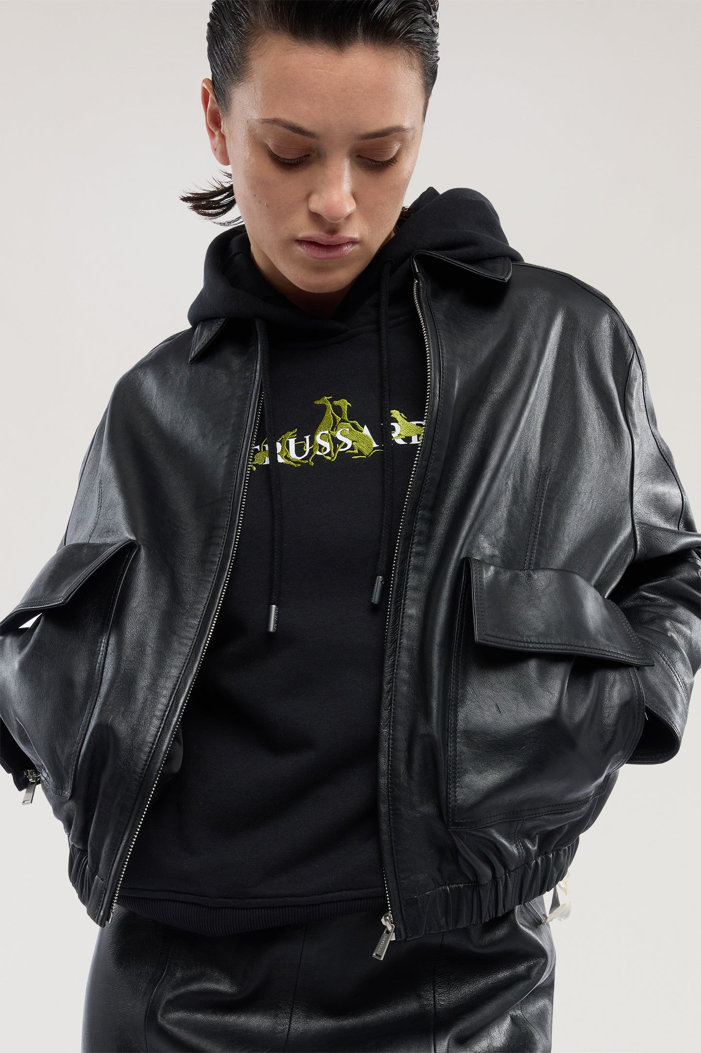 Felpa con cappuccio regular fit con ricamo 4|cd3e0872cf9d299bd181b4bf140fb71079c25a30686cc27346664fc24b0a3da1