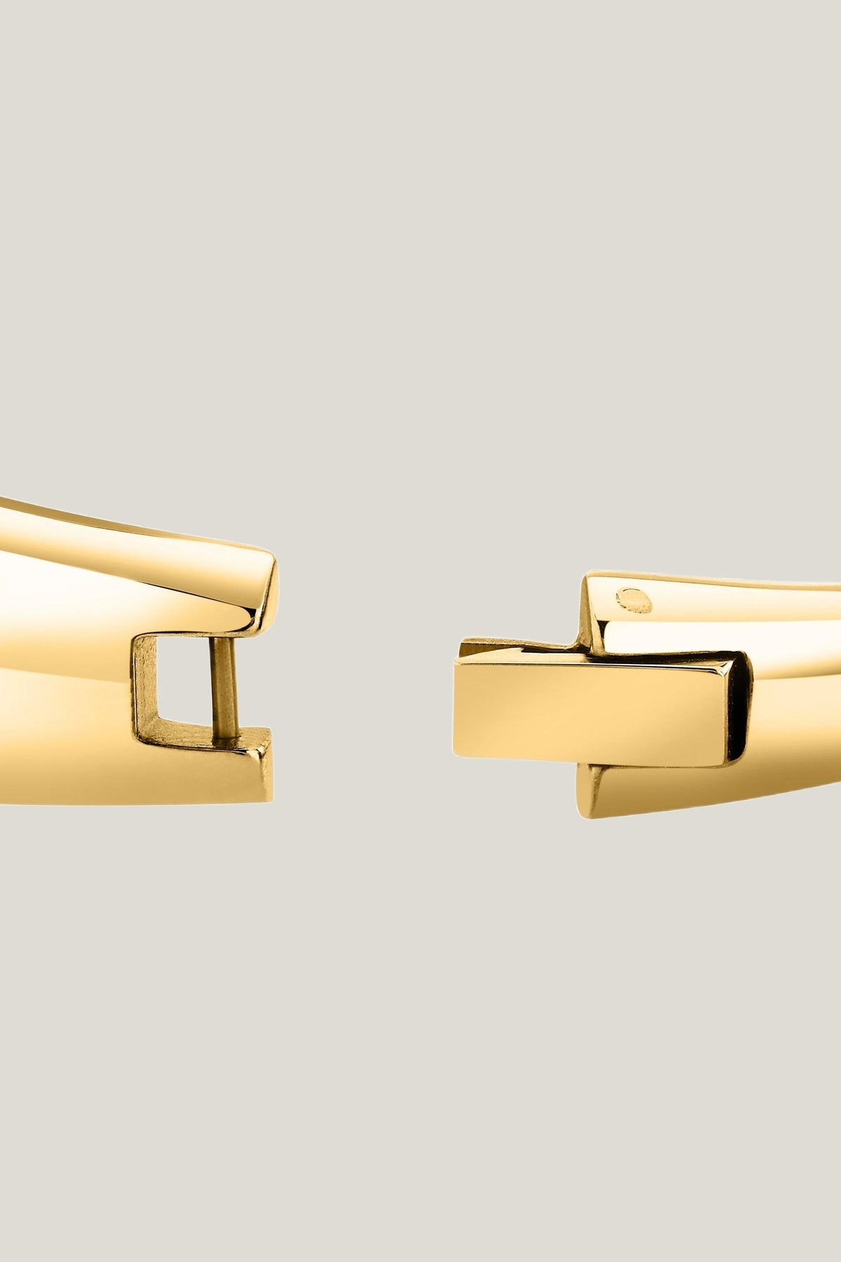 Bracciale in acciaio dorato 3|511150bfa26038fd27dd0ab50ad3af3095a3509d3eb7a287e03938727d966bc4