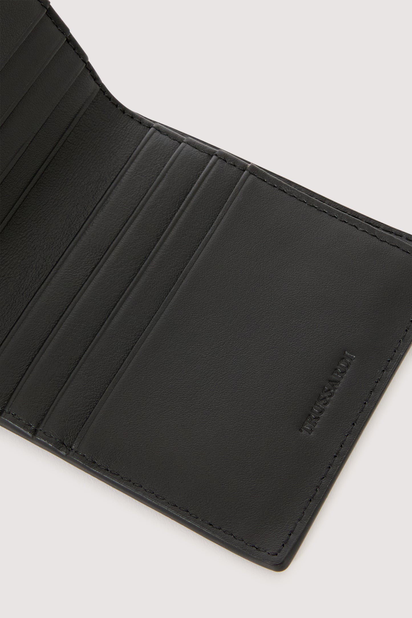 Portafoglio Travel bifold in pelle 8|f4a90416e658e3e8ea1ee99281e8cb72308ca93b332d3004ff1c3430e1fb0693