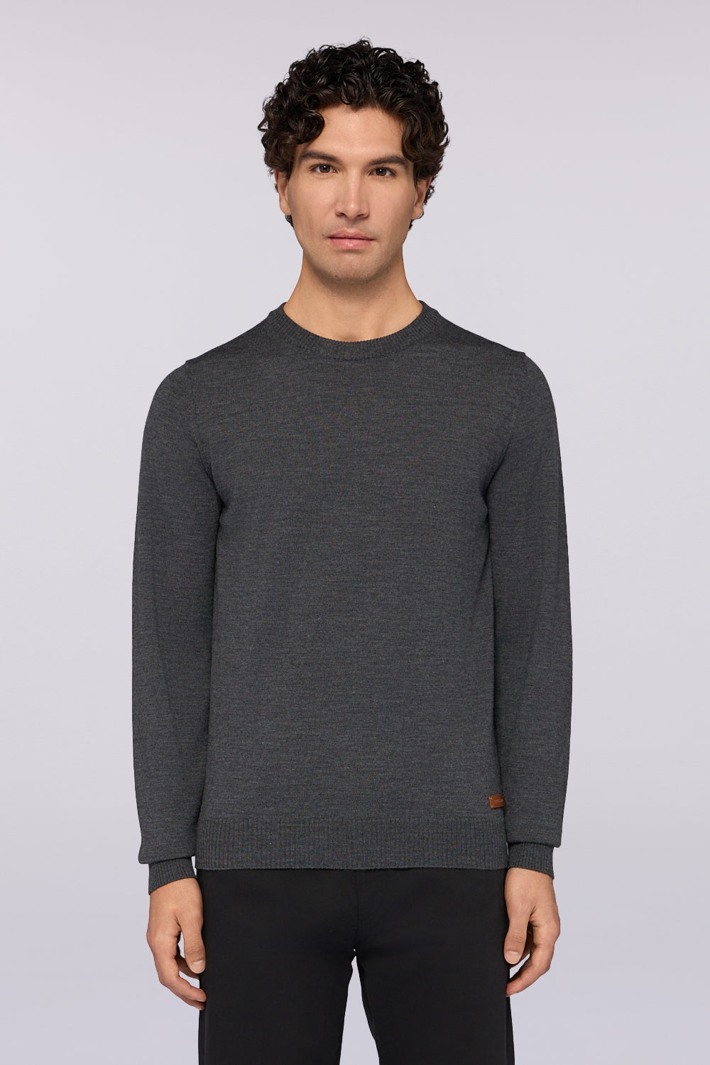 Maglia girocollo in pura lana 1|eedf6e452a5aec8162e50cfe3e066b5f6cf1e385676aa61b7fa413d469842147