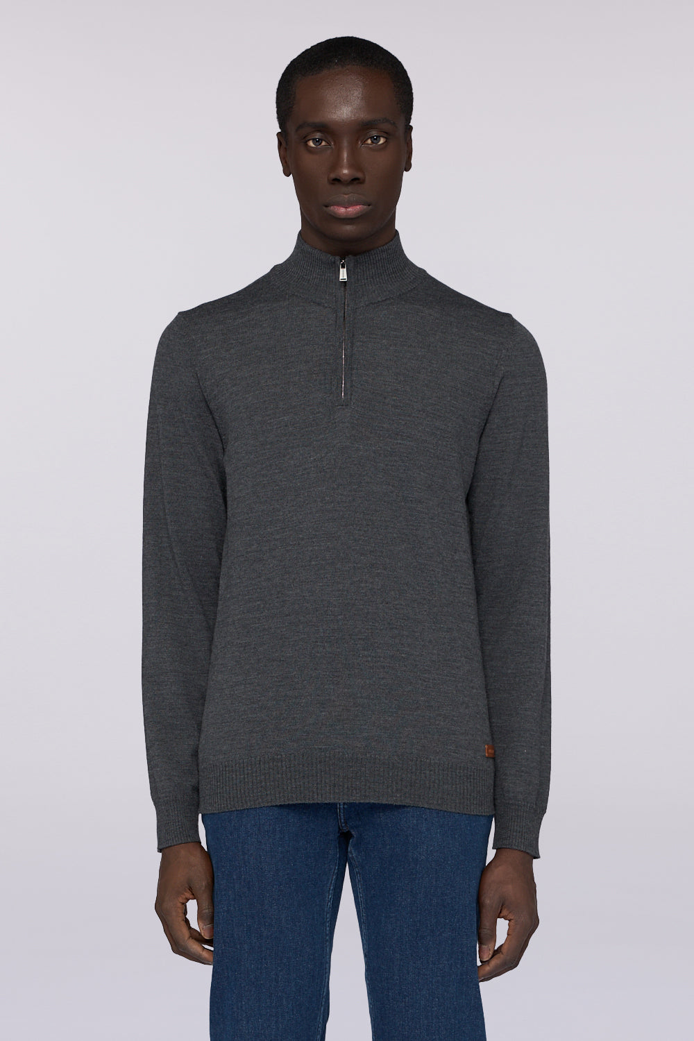 Pullover in pura lana con zip 1|a57b31b205cad6e7e86ad4c8cca162986347c3150c44d9261db421042294d3c3