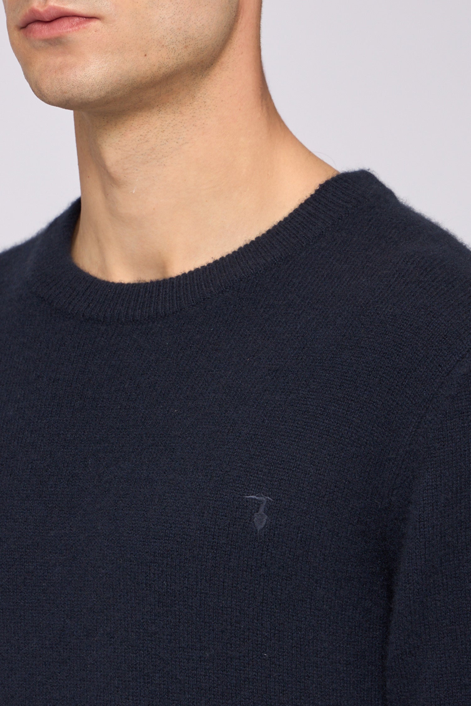 Maglia girocollo in puro cashmere 3|20559c9a75d7db9dd4760b2d9ec614c3c079d95bac62eefeb79d58faec620253