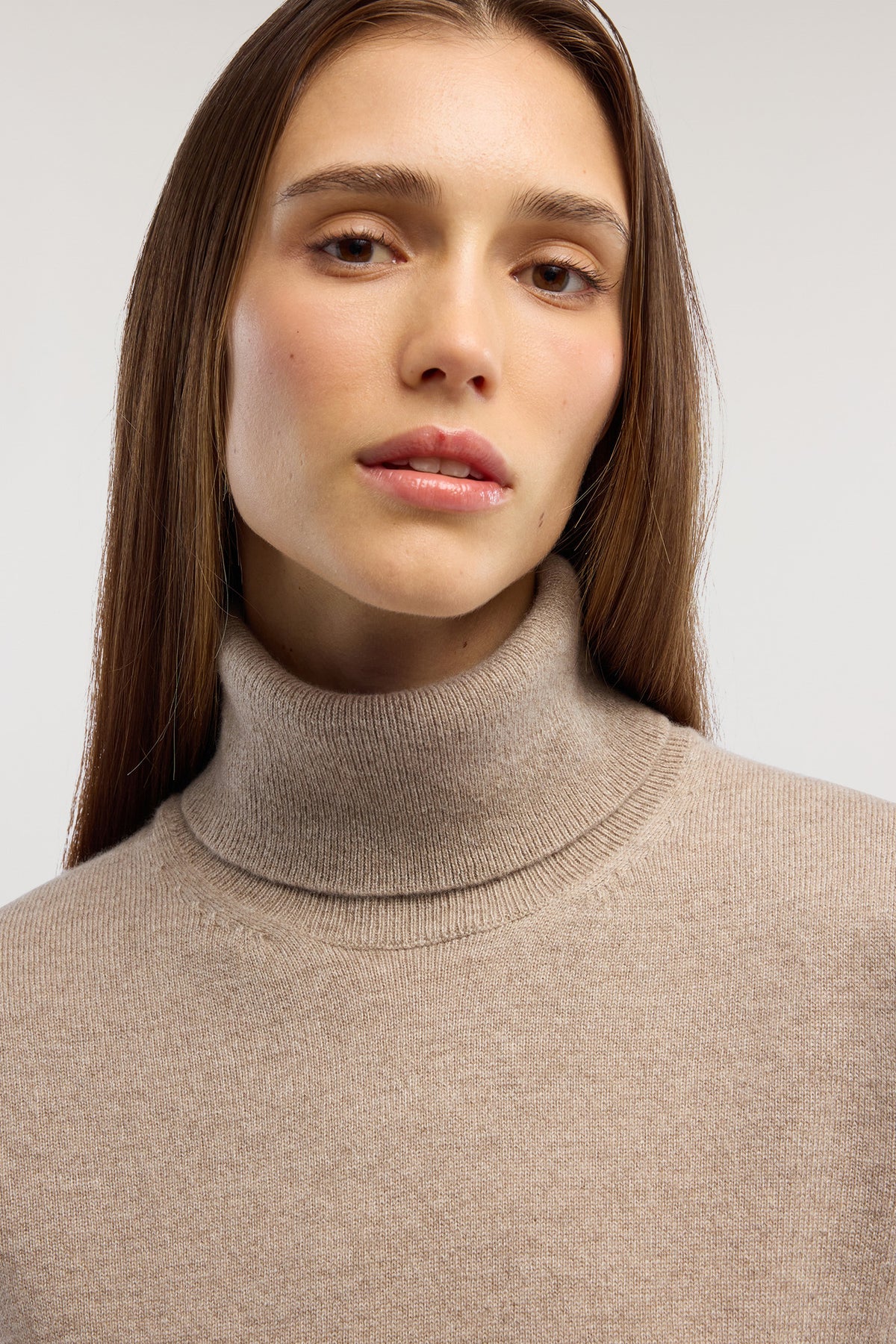 Maglia lupetto a manica corta in cashmere 5|afe5f4033e12790feafb1beab48e36e61a6ac23cdeb370b18c430b20e5400513