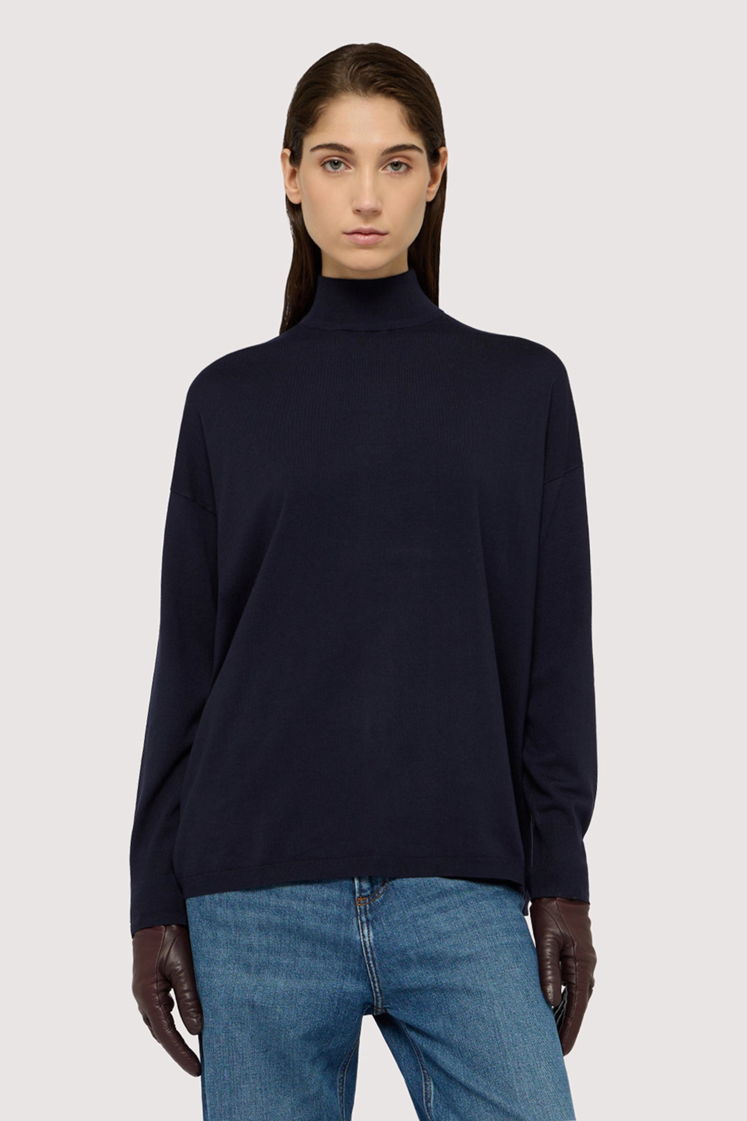 Maglia a collo alto in viscosa rasata 1|775a45ce847374a162383916dd3a06a753adfa71fb4b0670f4abea3fb18bbbbe