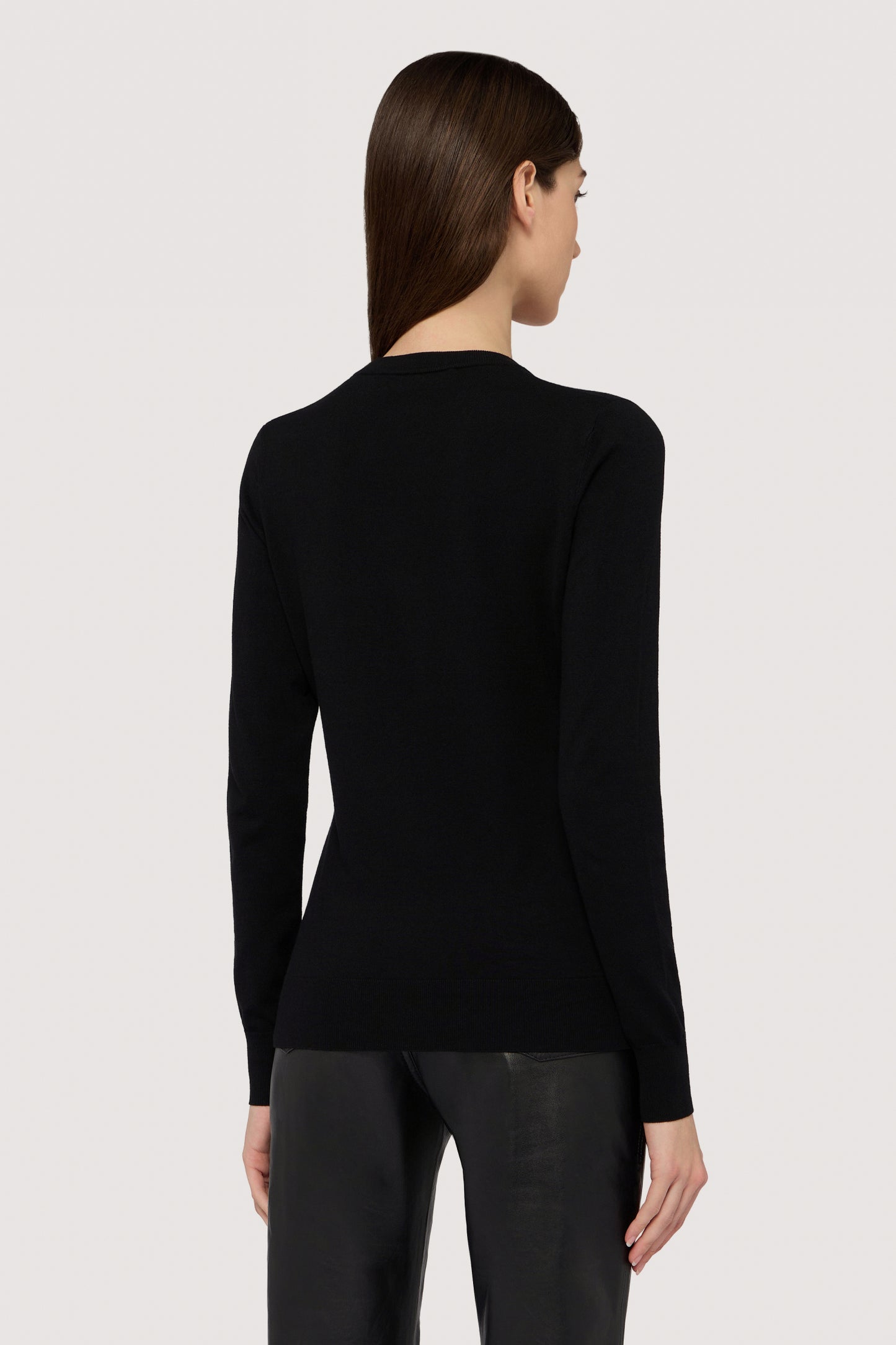 Maglia girocollo in misto viscosa 3|8cbcd2c9cc227aef547caadc314d3c3f0b22e31d498f848ded04f76e863877e2
