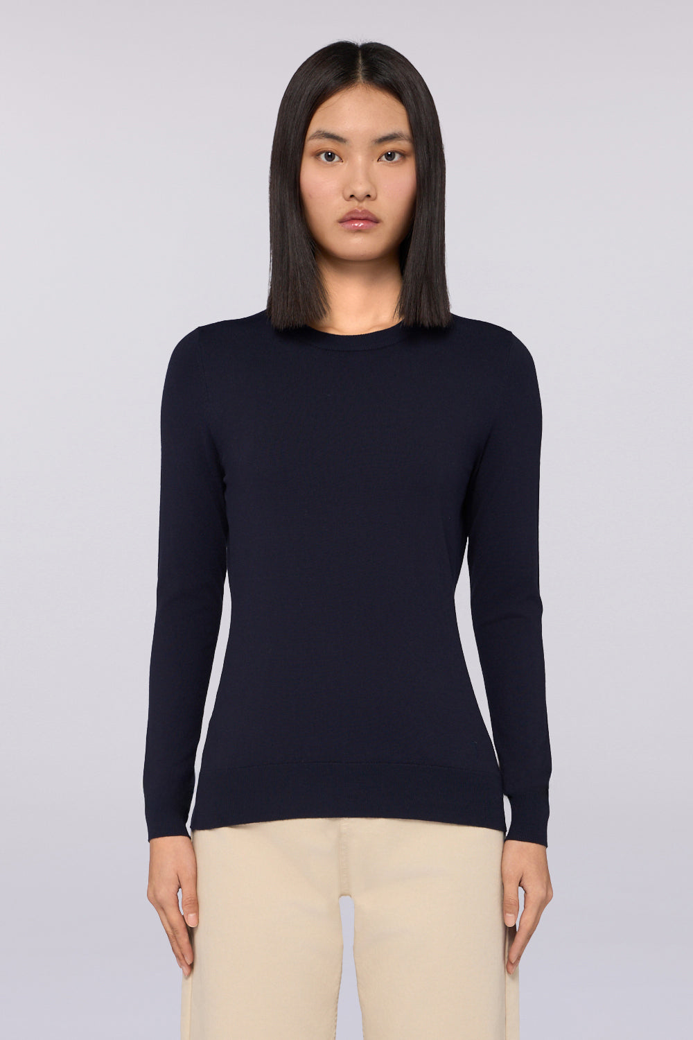Maglia girocollo in misto viscosa 2|68d97e47941cc79970d9ded3ed2a92d4cb83ae2677d38893bd4cbddde9d64e37