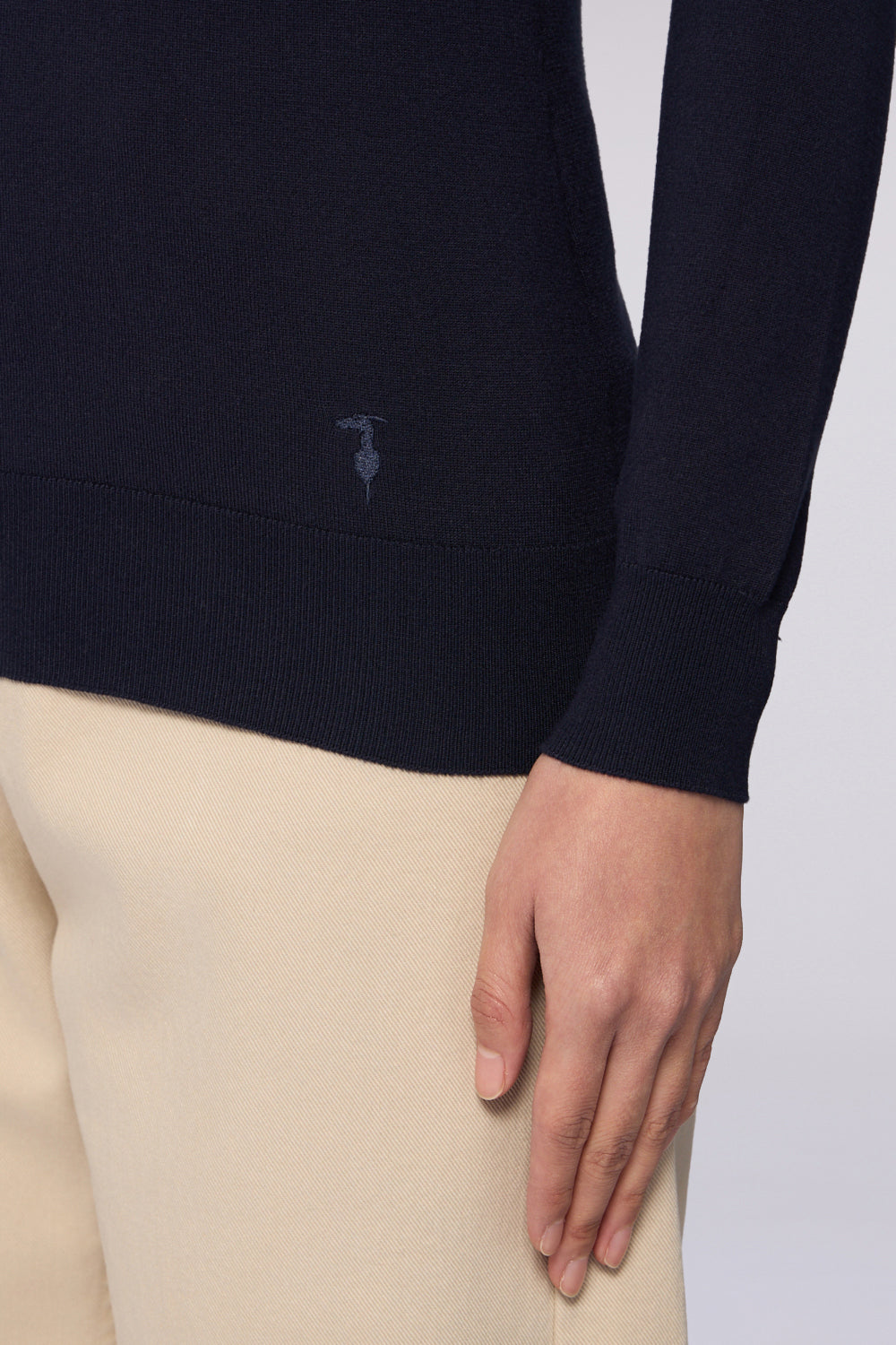 Maglia girocollo in misto viscosa 3|6b09989a028014c2618c9b21b01adc25182121f06121e3b1a0253468463b5867