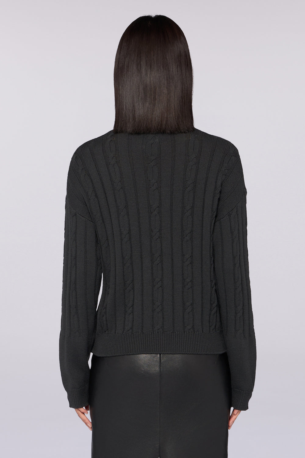 Maglia in lana con lavorazione a trecce 2|ce00b074c614ffb995099635522abad58a8d70a17c4ec676e241733f2f12bead