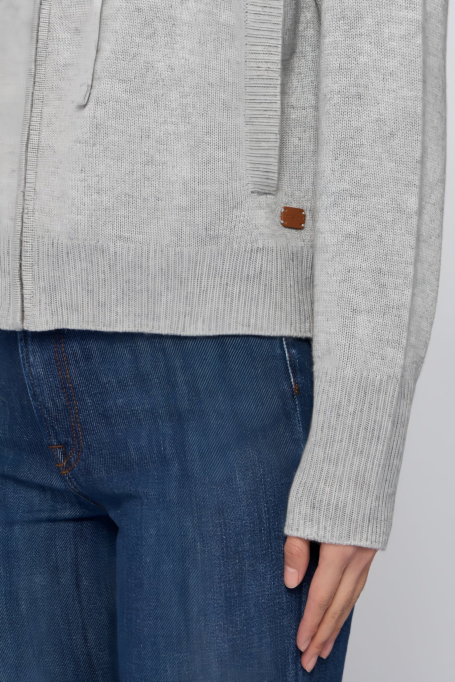 Maglia con cappuccio in misto lana 3|286f1a5f0f21cf781e22c84706a24516e1278599d3c3b83d4b96af4c35f73e12