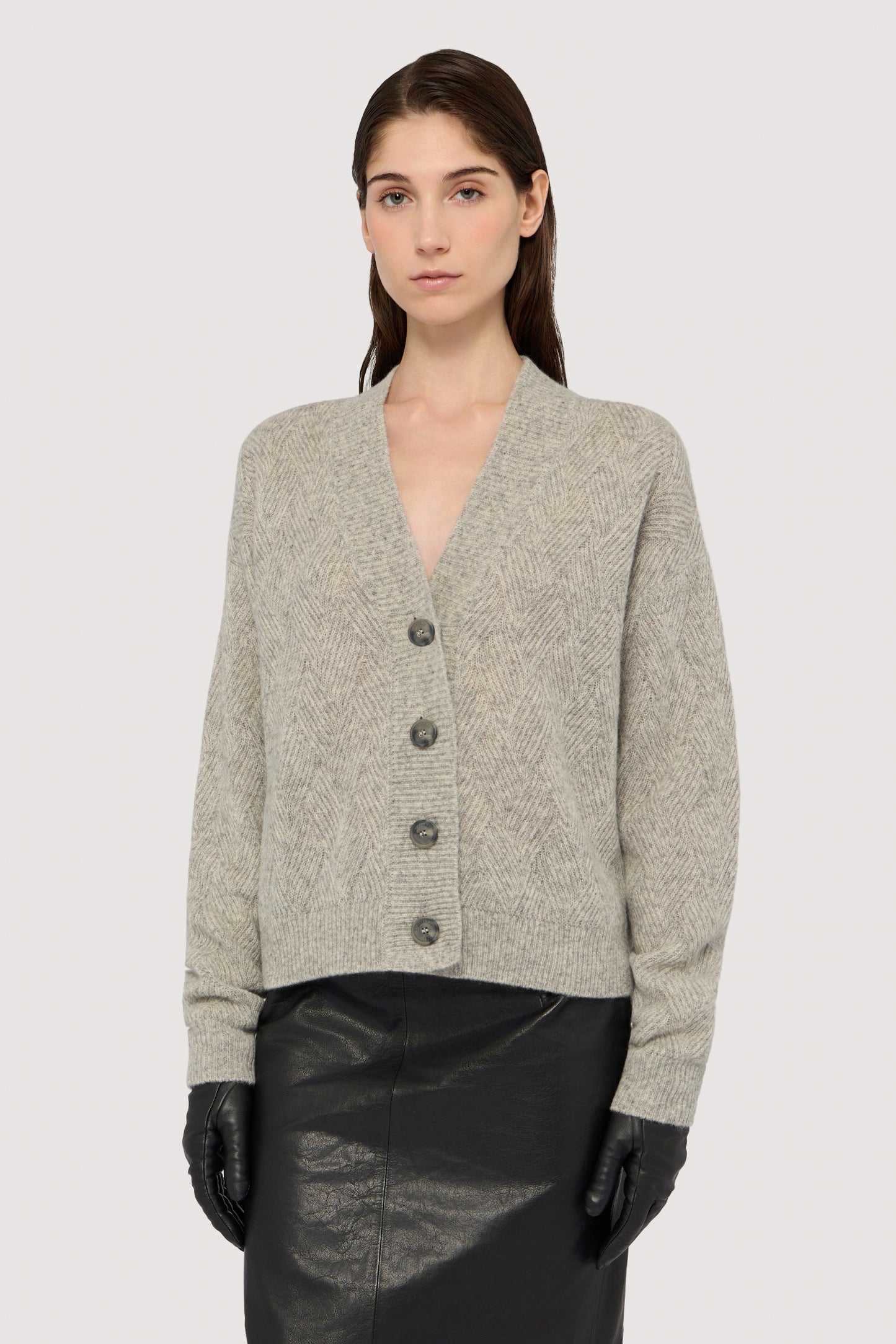 Cardigan in misto mohair super leggero 2|581ef5d5809b105ef55b30617aa3846bd97846e8270bb9db60c84b6ae4208c90