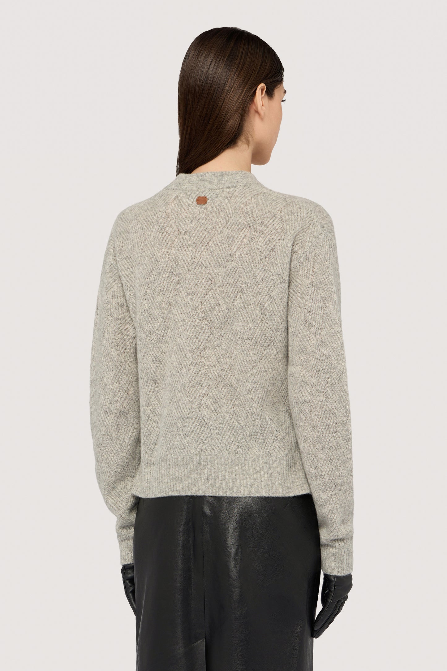 Cardigan in misto mohair super leggero 2|4fe2ff3b77c328c53237f146a5608d2d53a931ea8406a639744282da8d20c7ac