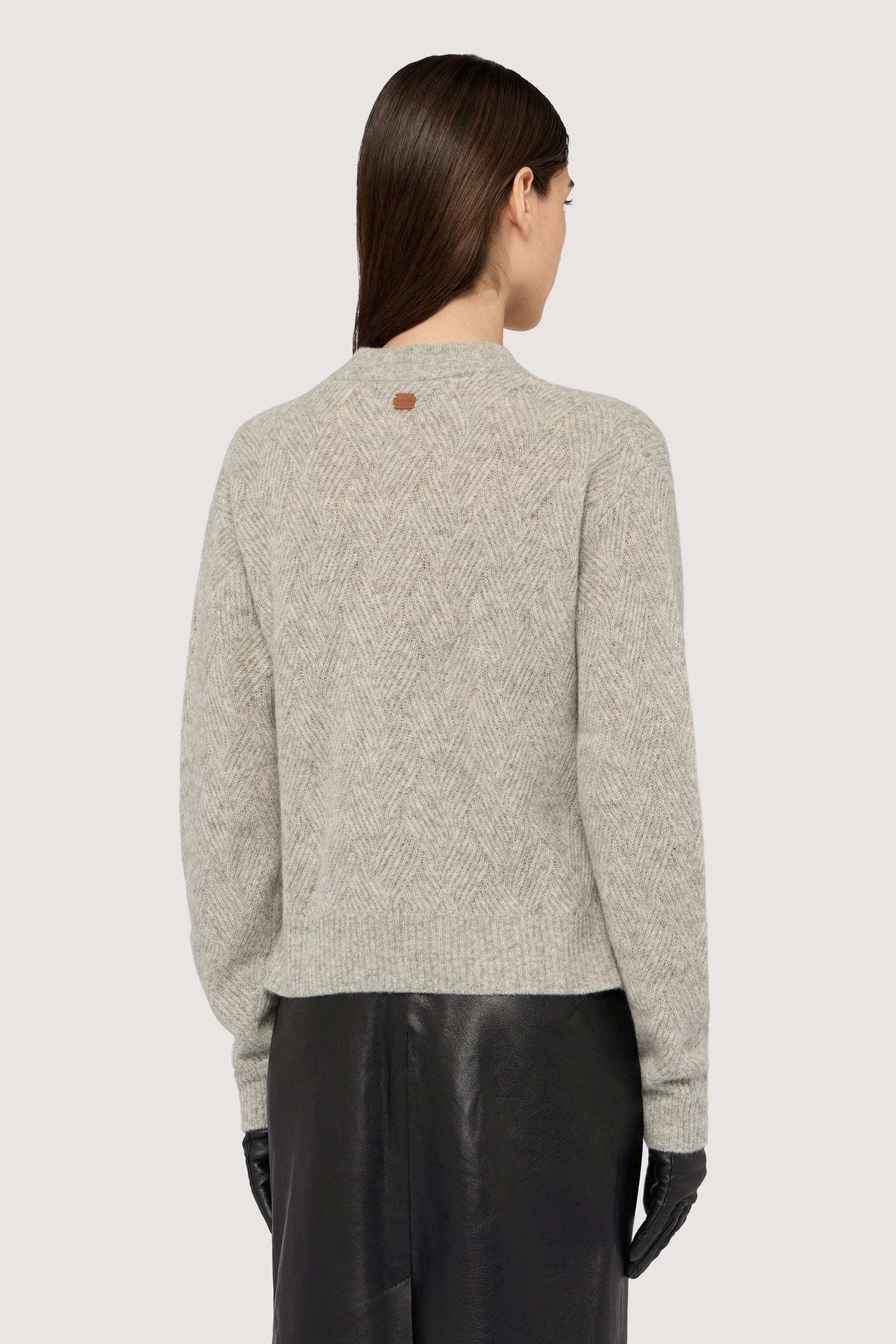 Cardigan in misto mohair super leggero 2|4fe2ff3b77c328c53237f146a5608d2d53a931ea8406a639744282da8d20c7ac