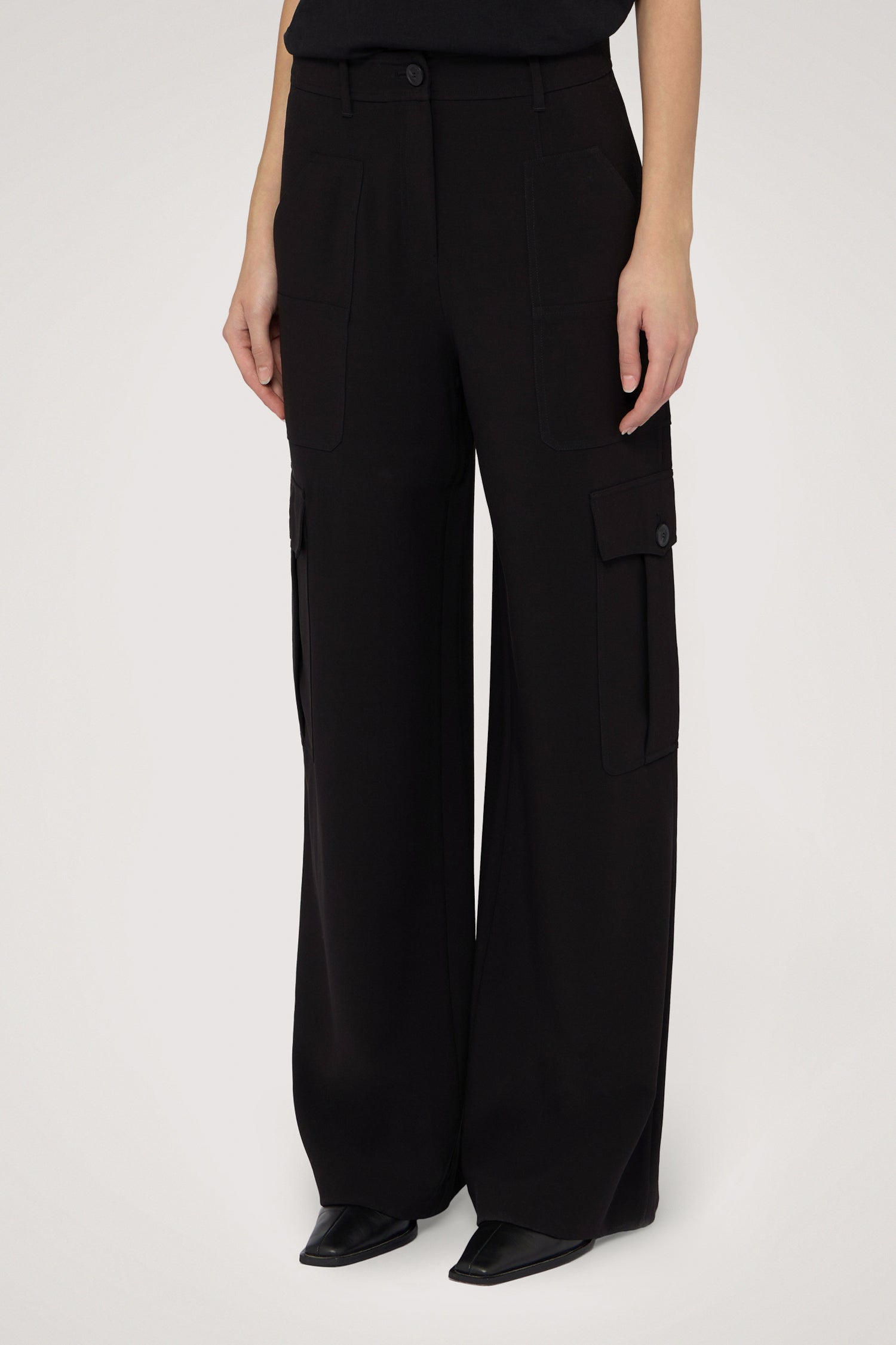 Pantalone palazzo cargo in tessuto 3|f1e053751e9d2894fa2b7543311a0fcfefe4f38962a985ebe179d48c6ef262ec