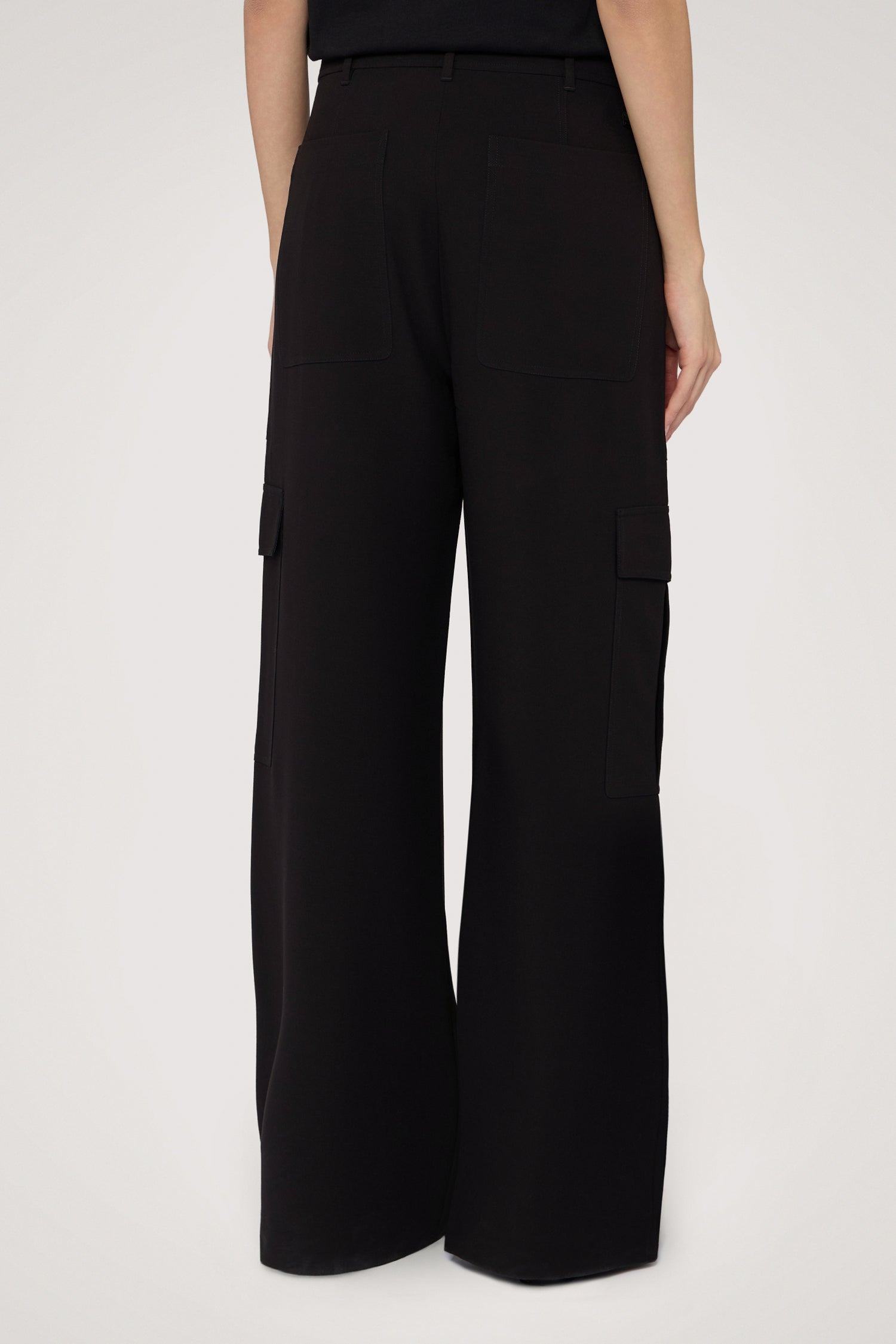 Pantalone palazzo cargo in tessuto 4|d01f0c877d11dcf29b679d64a1afd179c003063d7274b10c60b7308d850bb960