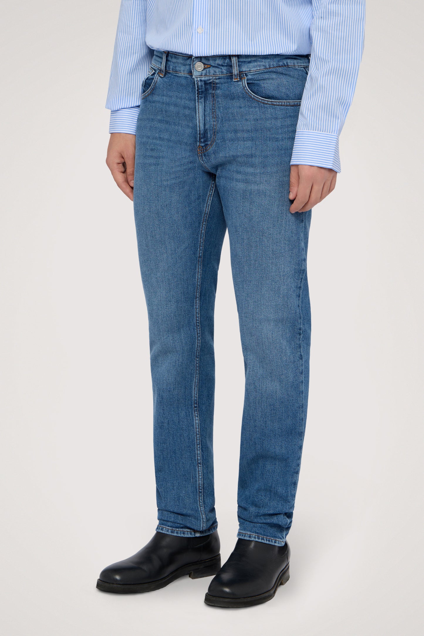 Jeans 370 slim fit in denim 1|82ff1766c71e0d3d55d1c157ad8f2bcdfd5dab6165588253c56033da81bca7ca