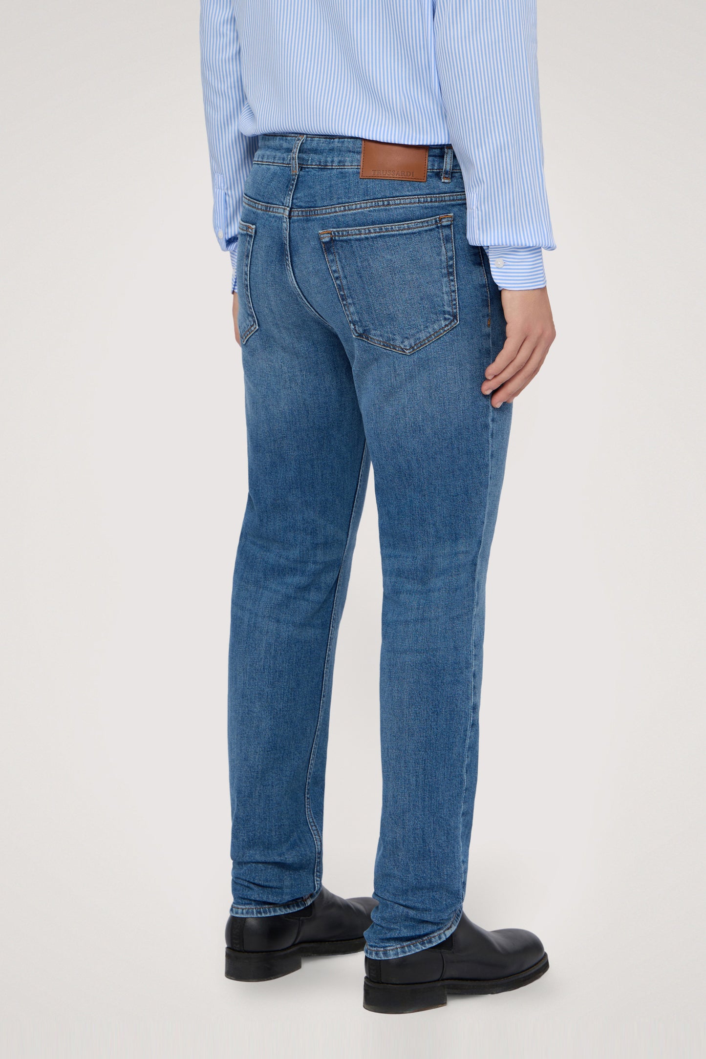 Jeans 370 slim fit in denim 2|f21d2b66dc00feff1daf27b614ce4f579af762ef720ba731cd73d9f48d06a76b