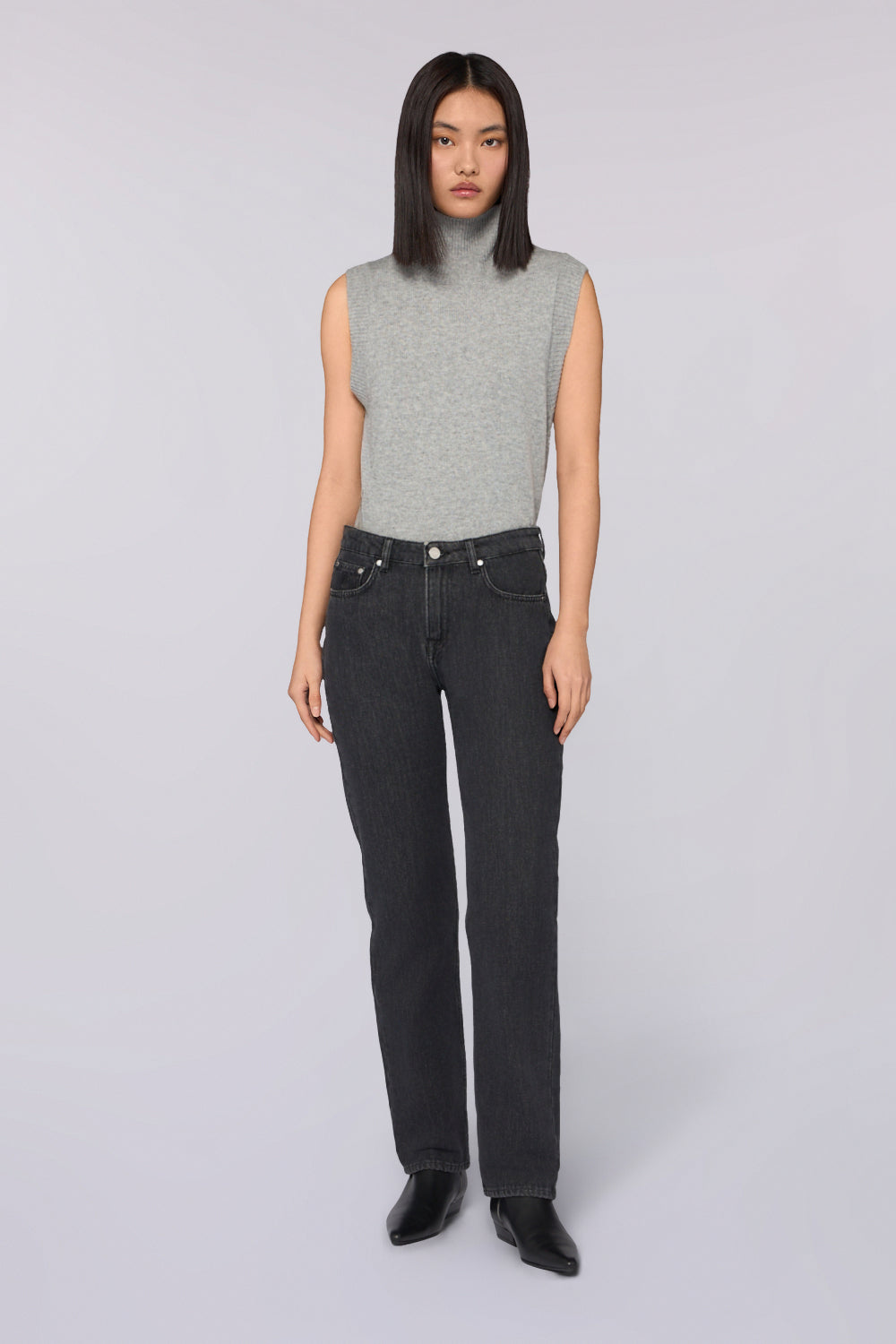 Jeans The Essential Straight 190 in denim stonewashed 1|10499c8b109bdaf04b86c43eeea2ea54ddc9a646fc65ce4188a1b85fbf1938e2