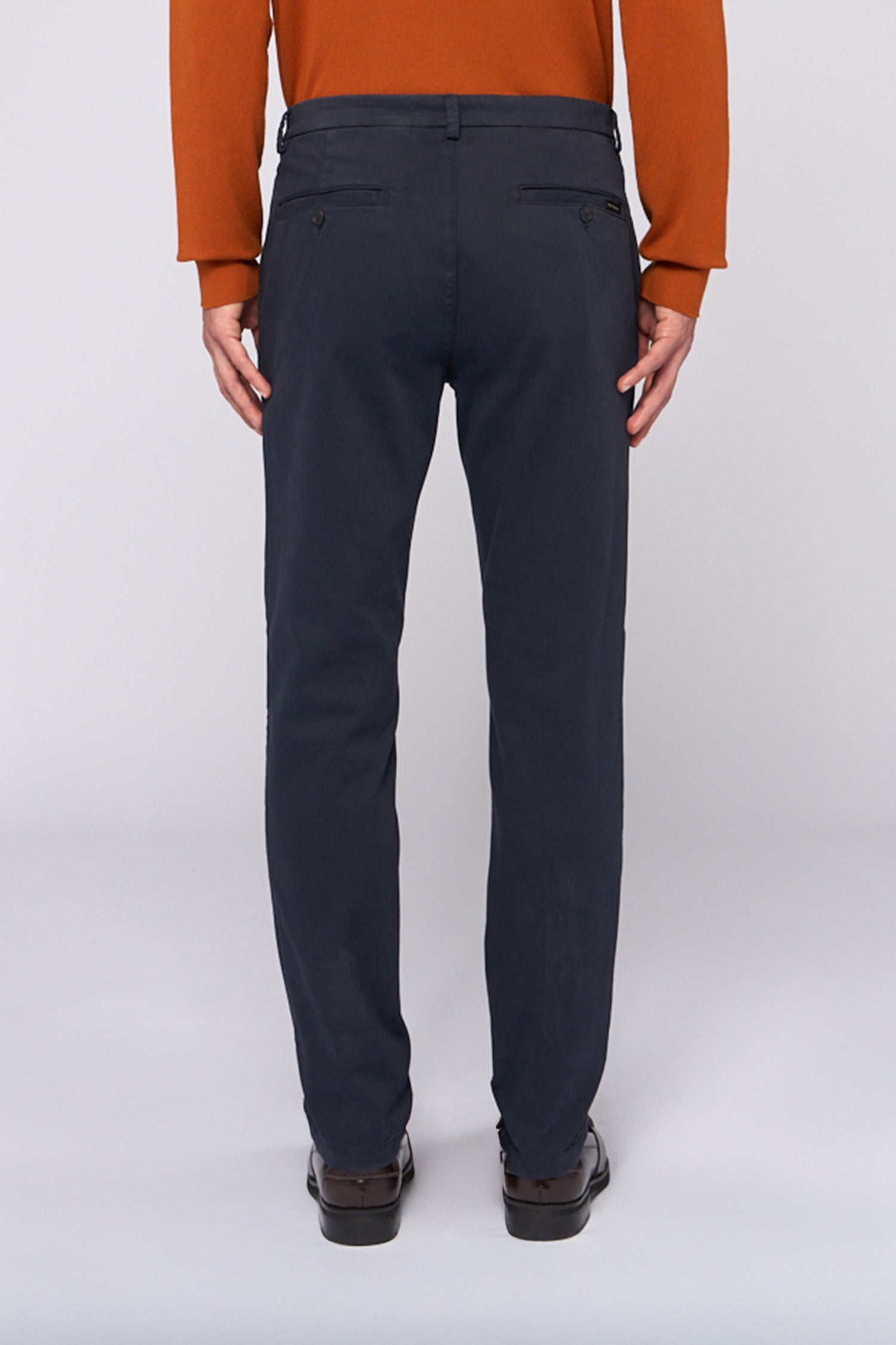 Pantaloni 301 Chino Aviator slim fit in gabardina stretch 2|7432c25590ac794e571856658cc3984ca3833abaefc19bd195d9741972911629