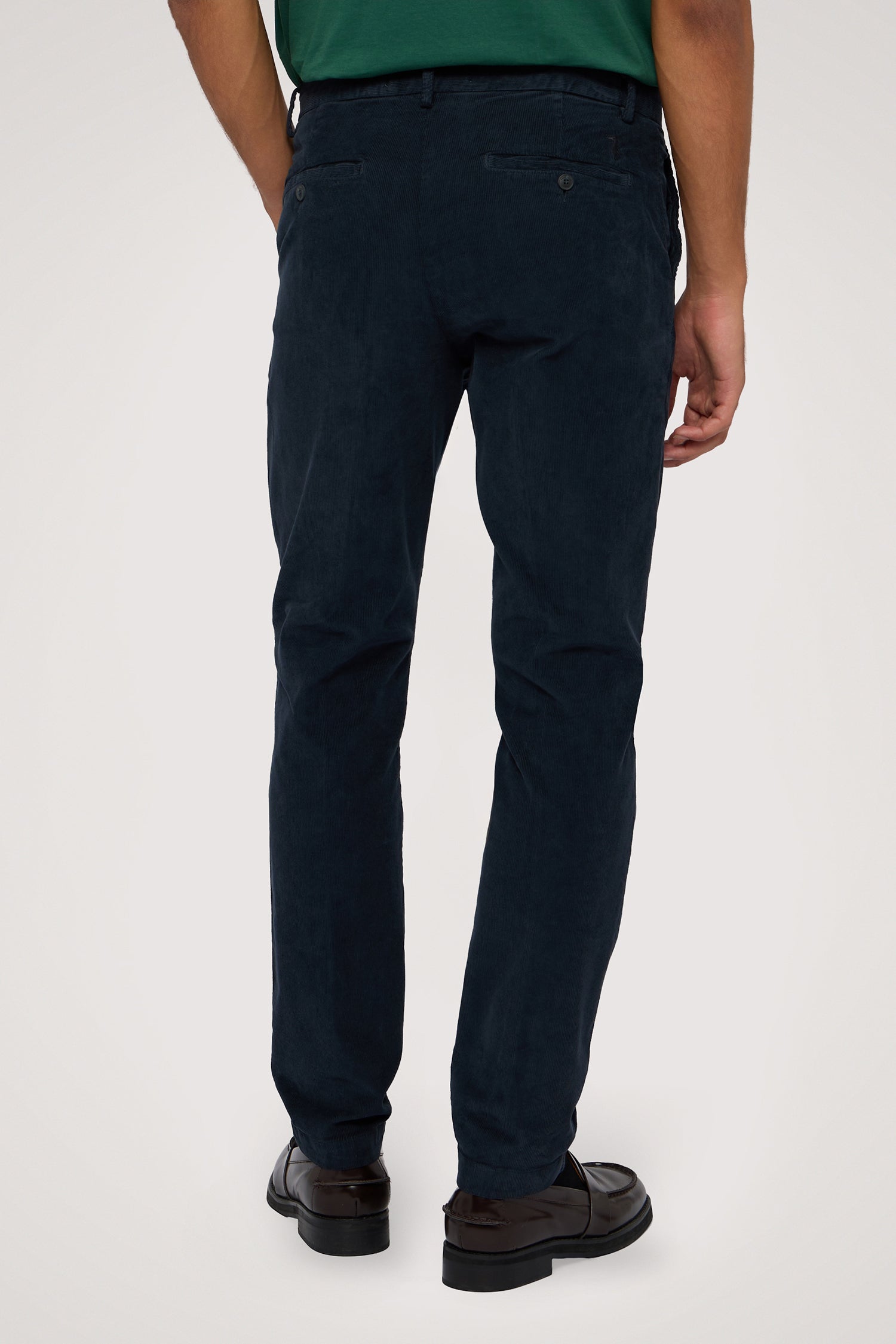 Pantaloni Chino Aviator 301 slim fit in corduroy 2|02bf6feea7b0088c7234dc15877d7d0e28a03fad87c775652f107bb963e85897