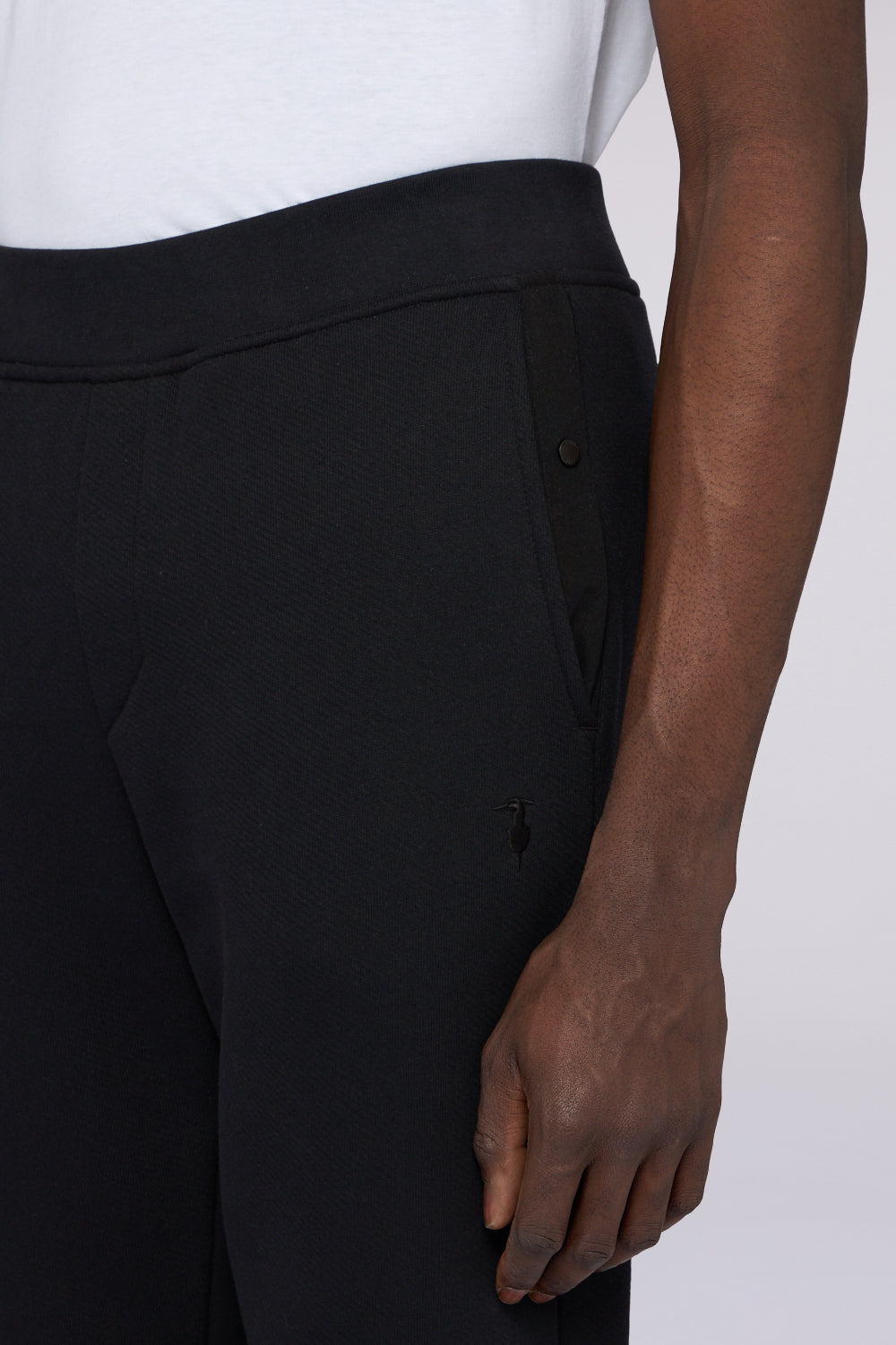Pantaloni da jogging in jersey con ricamo 4|ca7841002202b596bc7f64ad097267a5d5310b4573eb6e62cb1558f9398fcb89