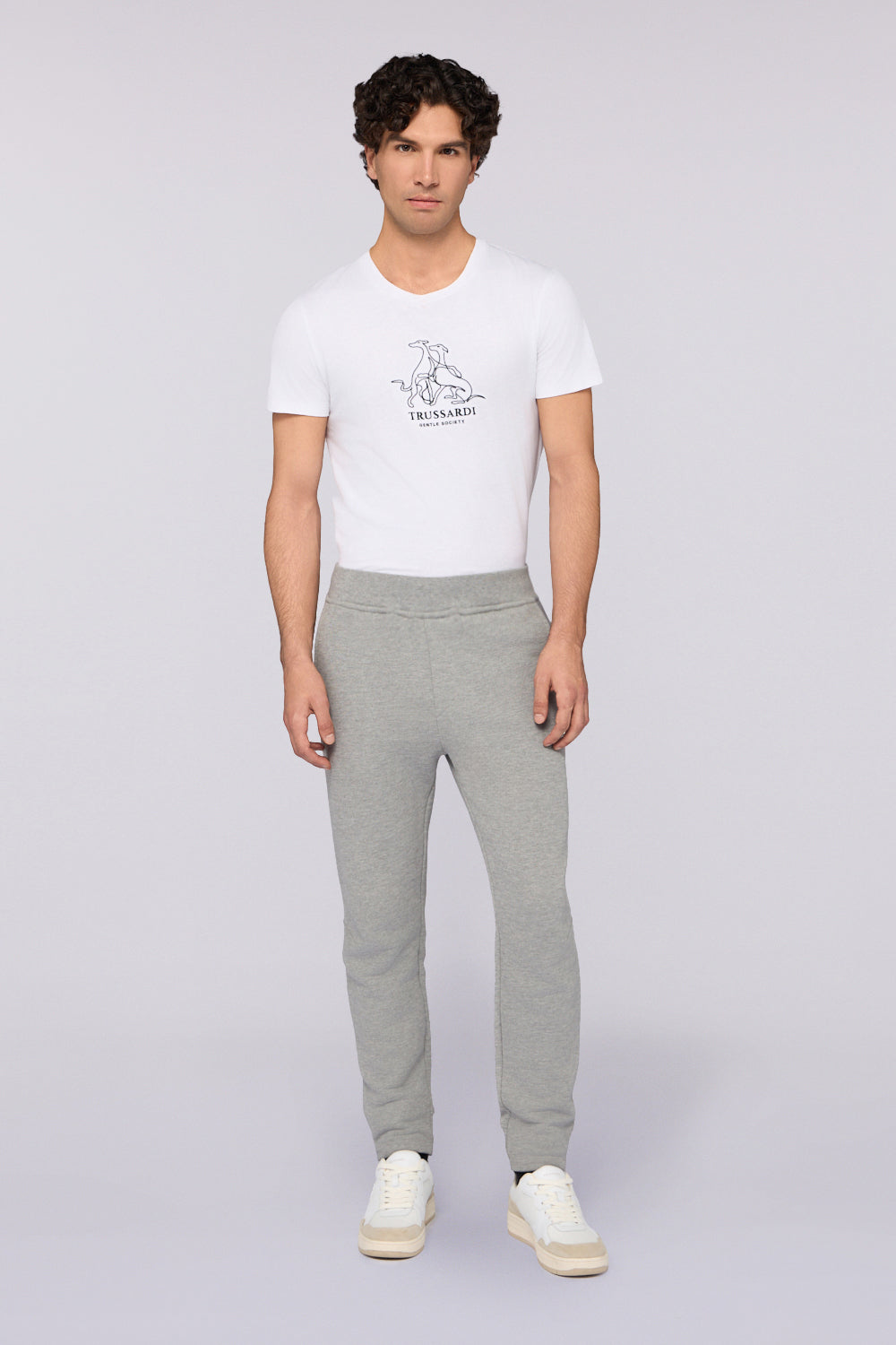 Pantaloni da jogging in jersey con ricamo 2|cb1101fd3038b8021bf89077cebd6cf61cb0602ff561ac0fecbc5df6219b6fee