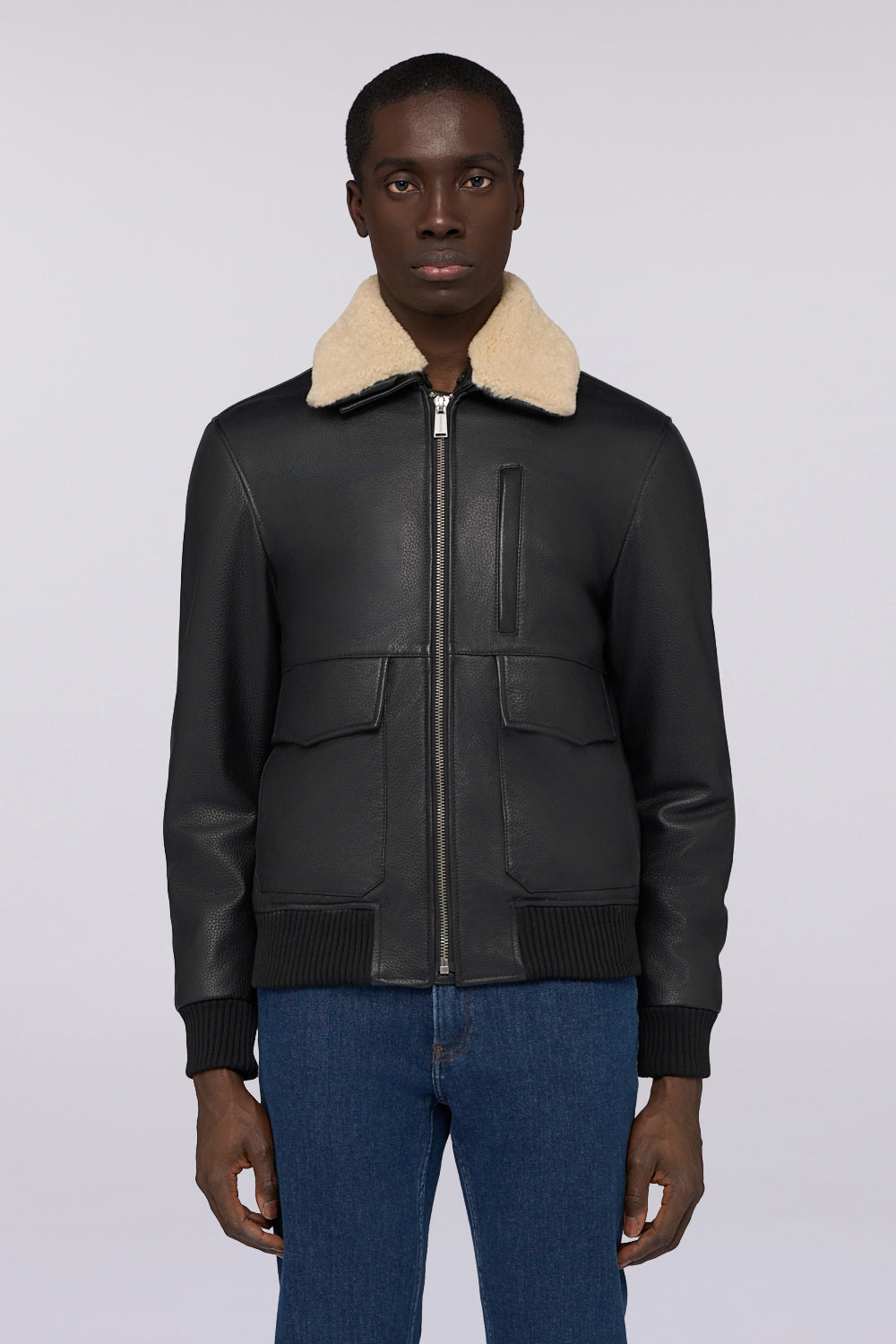 Giubbotto imbottito in pelle con colletto in shearling 2|29b83c64d1403502a7ef8bac9668907f4320f8739bcfa3f5c80285d566d3de3f