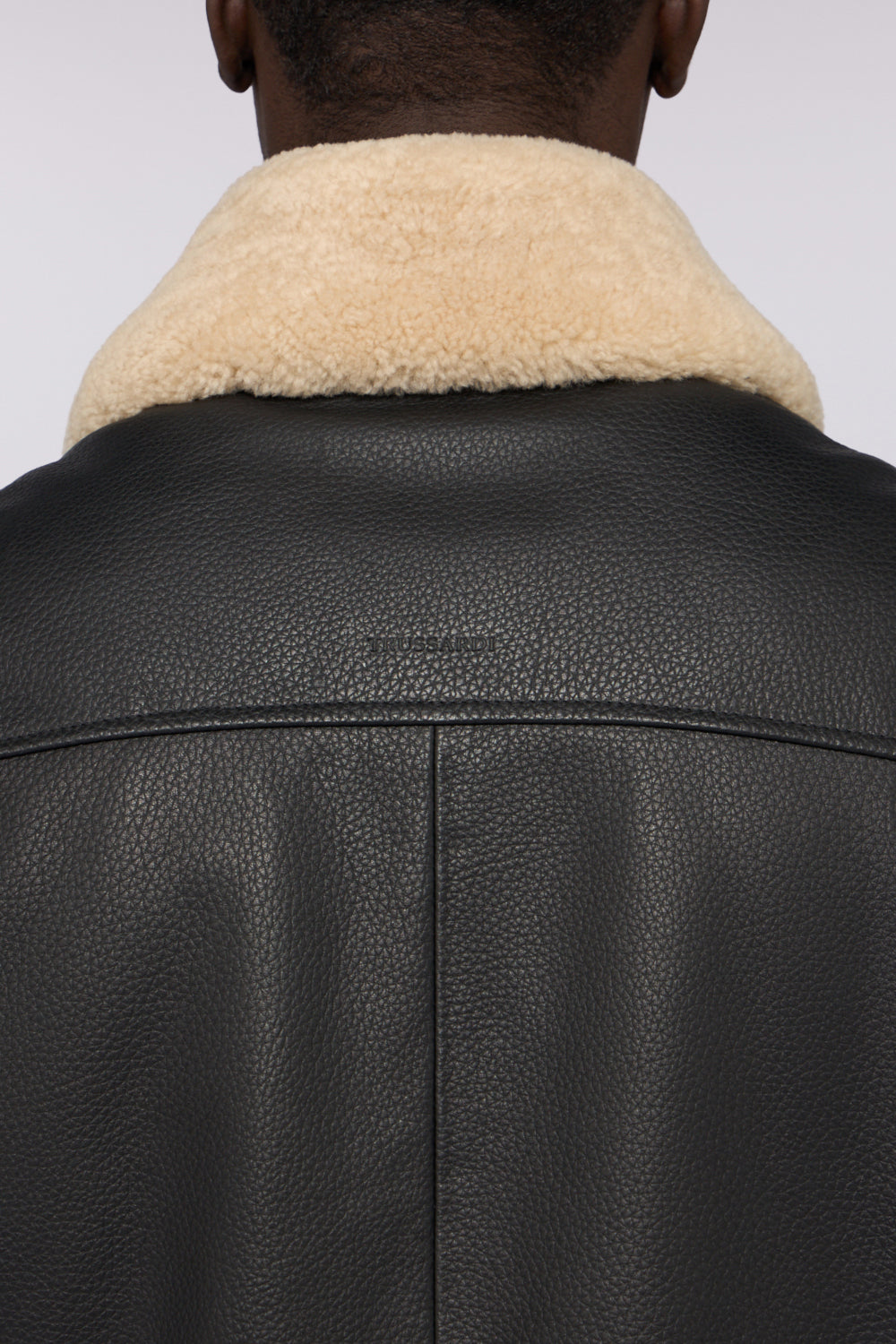 Giubbotto imbottito in pelle con colletto in shearling 4|82e6b7d5c62bfd29126fe924e78bd8834de451271f78e114a374d682ce7deb04