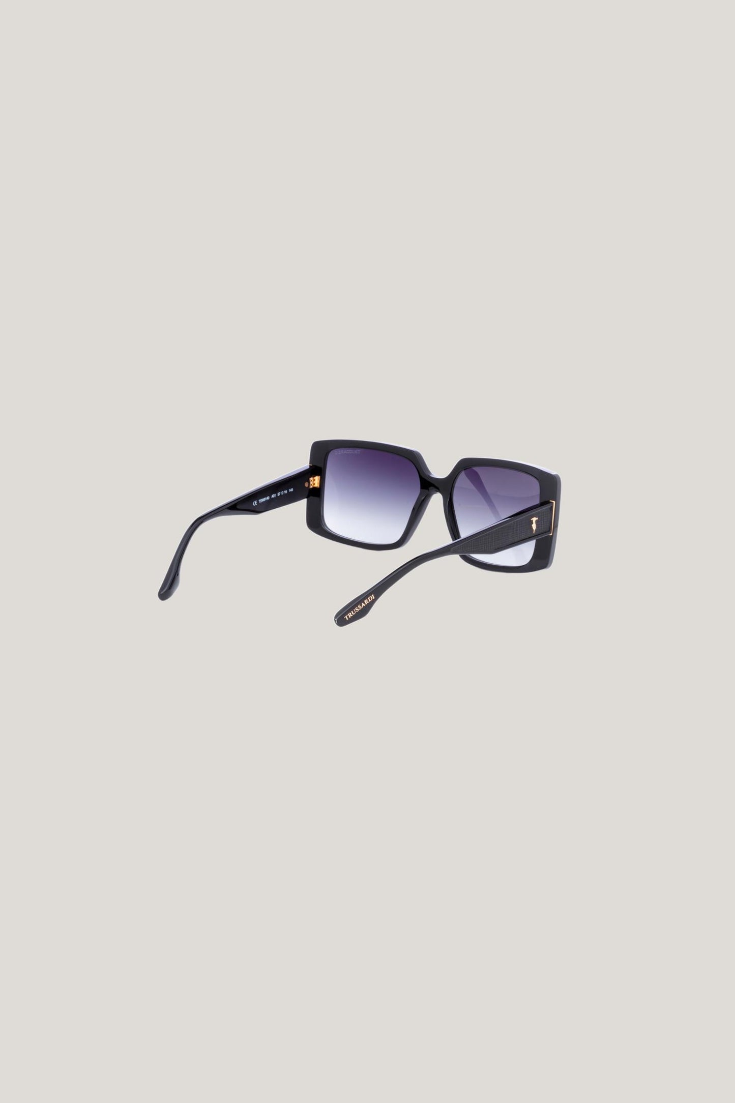 Occhiali da sole squadrati 4|f289fbdda0f0b33bf79fa12876076666c1efaa2e85ab548c9b960ccd5fd79855