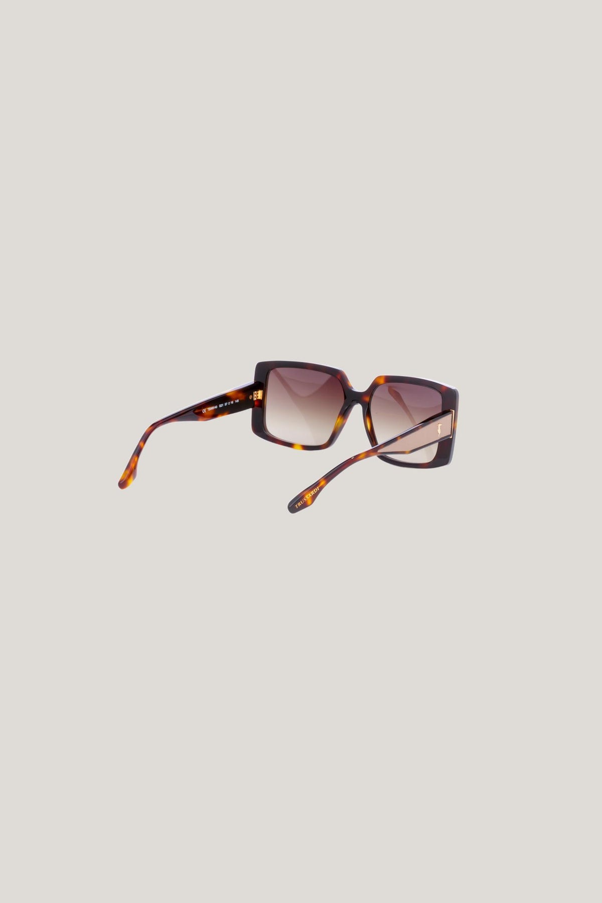 Occhiali da sole squadrati 4|a4bf479e2f37fed8f762f98ea6d3b67345c689fae8ea207e7ebb2e3433c9ea3c