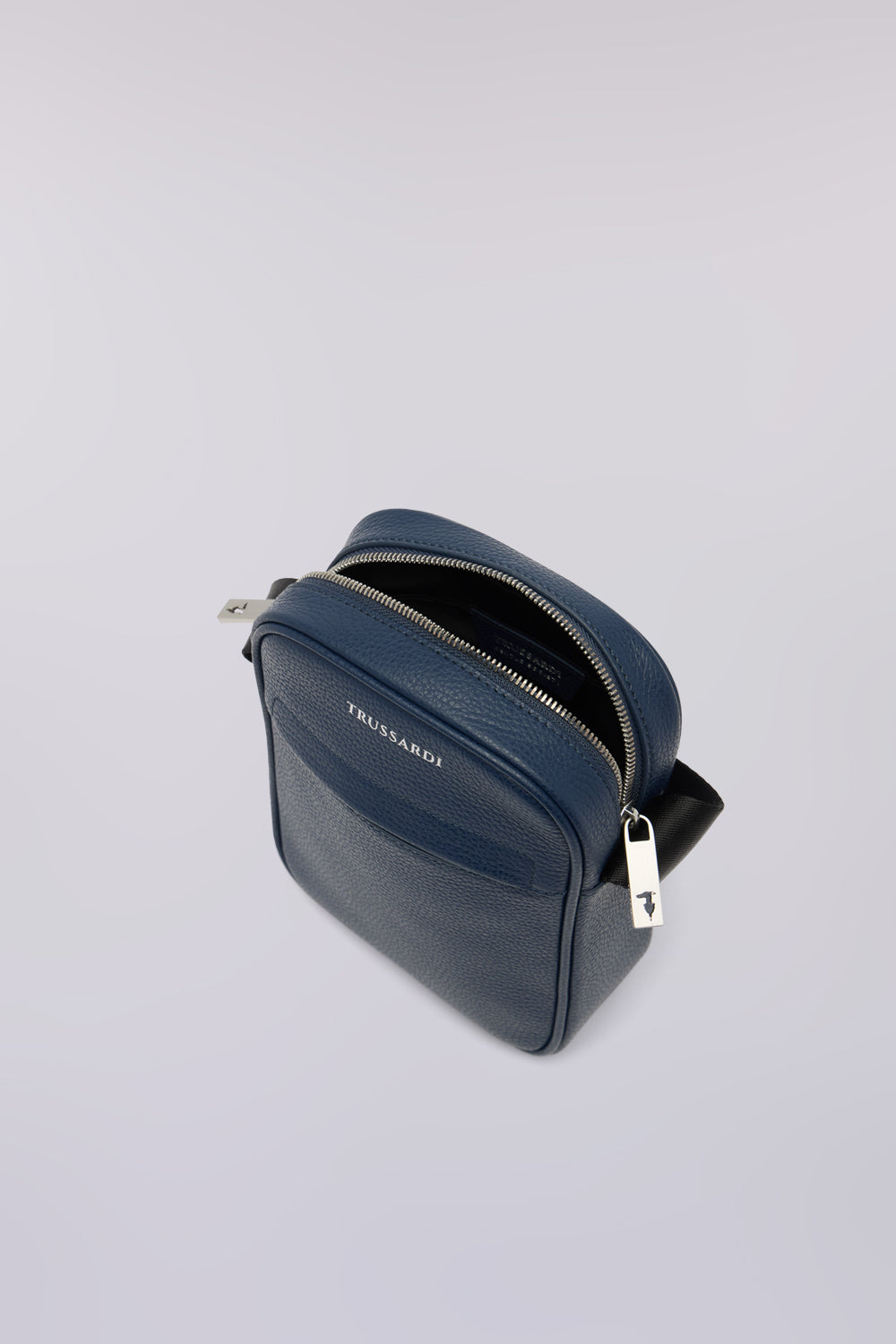 Borsa reporter piccola Office in pelle martellata 2|ac92aa19b85227e7e5cd50afac6d34e189066db30e5026f1452096260f00c599