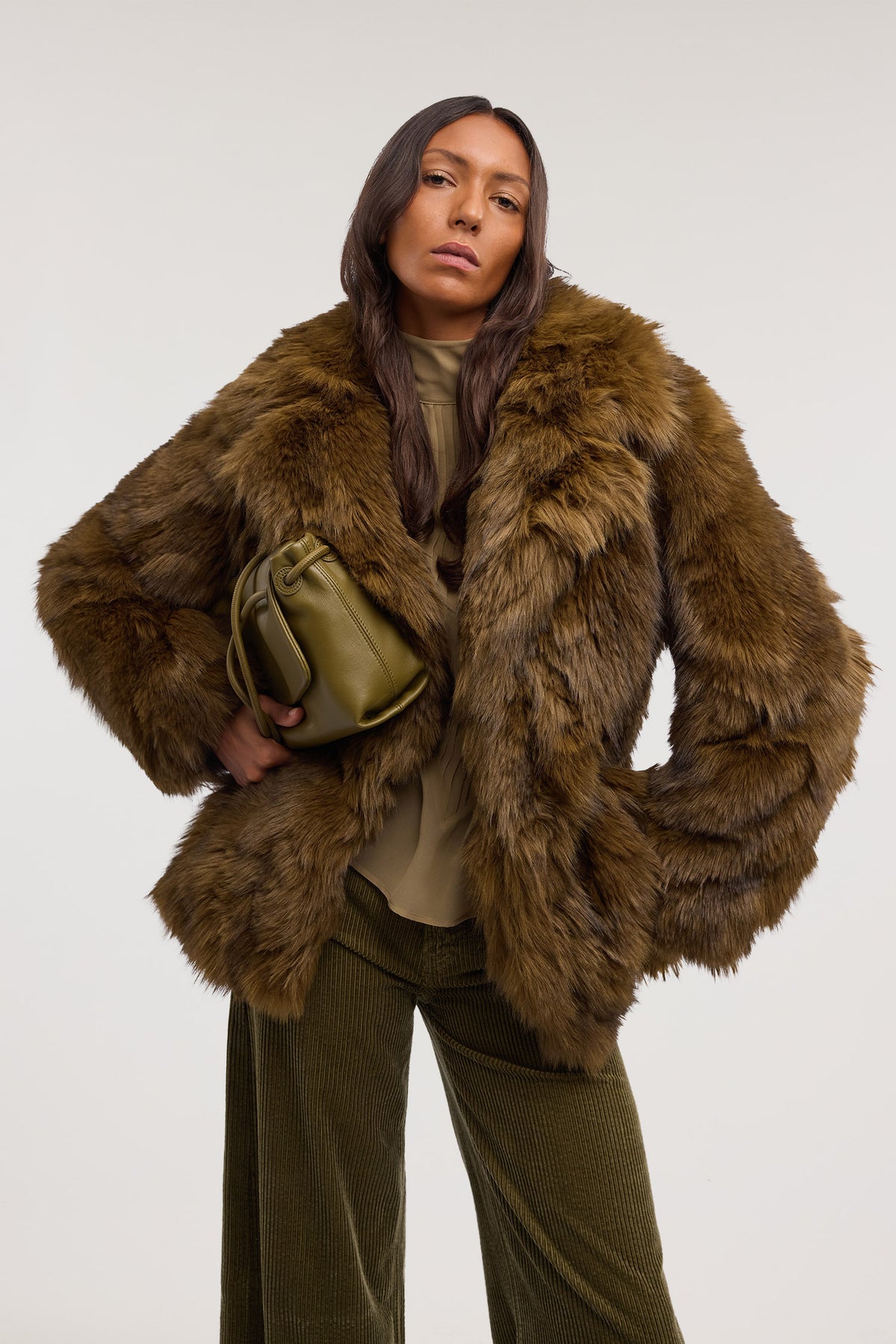 Giacca oversize in ecopelliccia 2|70772b2b89acfa41d440129d2ce40a074764e14e4f83b1b58a1c52f74f4ba95e