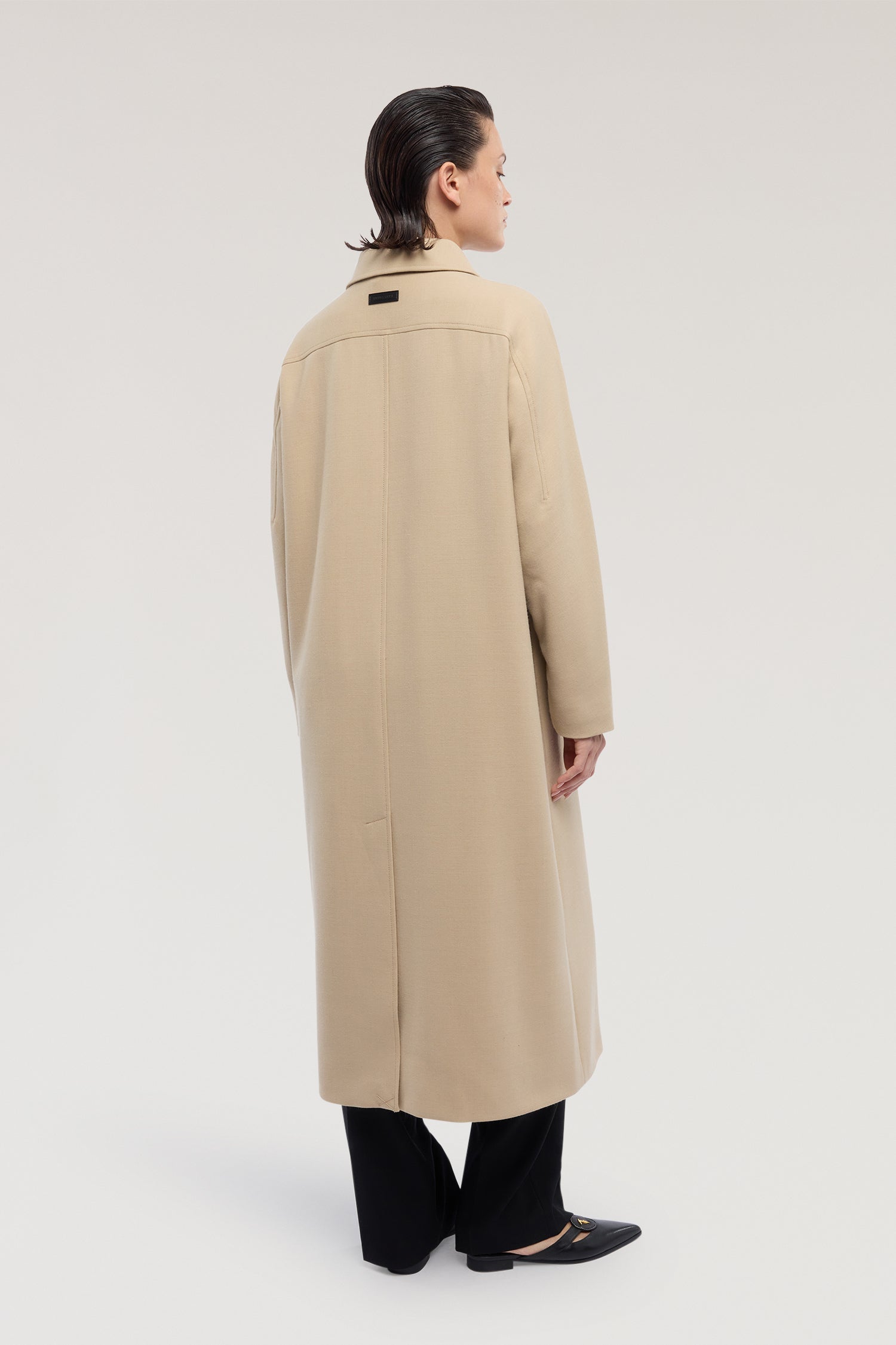 Trench in lana leggera 3|2d2ff7daef15252706495c575c20916fb3ff108088e6facbe98233b0a82eec70