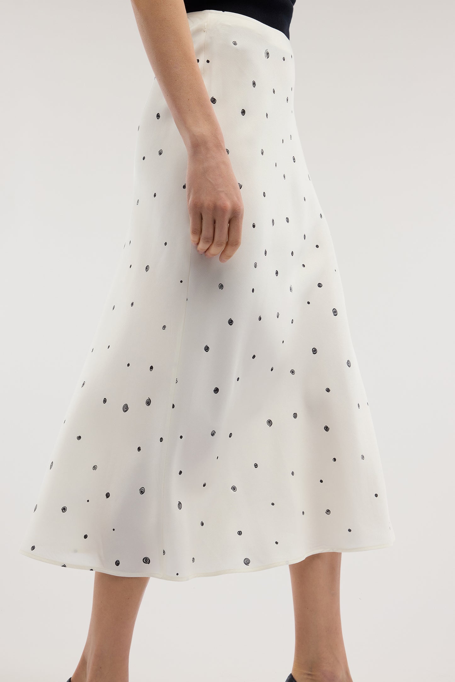 Gonna midi Gentle Pois con cintura in viscosa 3|0a6db8348c241780f099ee987cc4f676b312cadda5eb51bc465e08425fff1d61