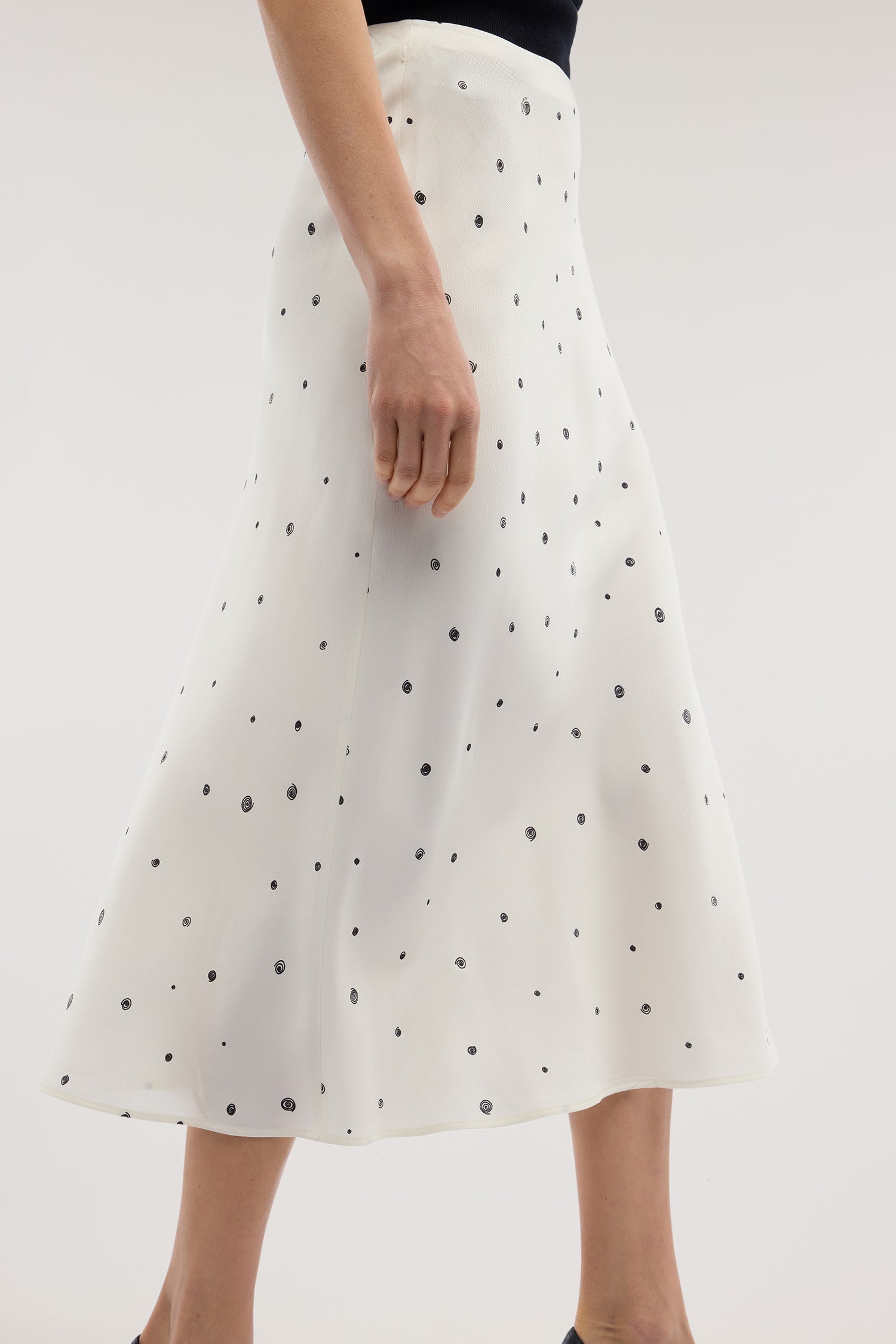 Gonna midi Gentle Pois con cintura in viscosa 3|0a6db8348c241780f099ee987cc4f676b312cadda5eb51bc465e08425fff1d61