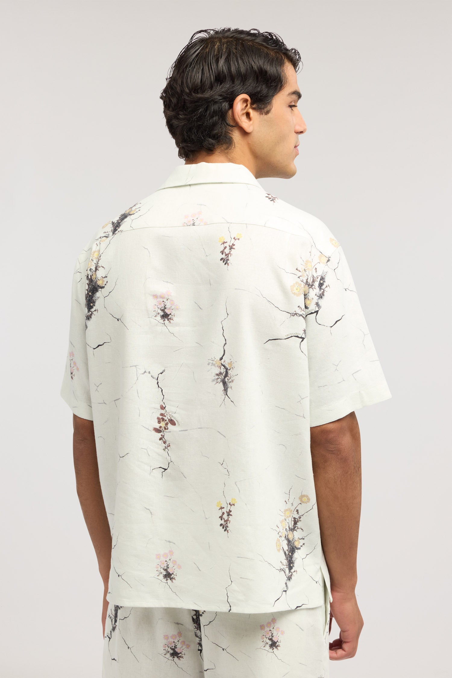 Camicia Regular Fit con stampa Urban Jungle 2|c6b73624a36efceaeceb2d2fbdaf57fe67440725d5ea4b4c8f602767e186434f