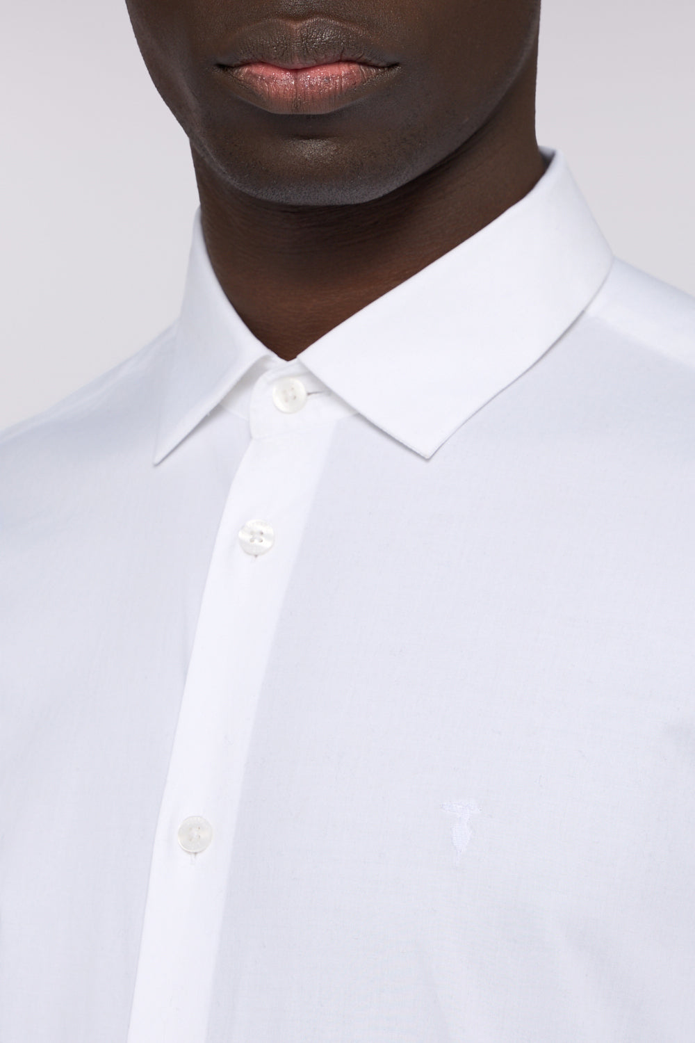 Camicia slim fit in popeline 3|a18a82244ec21dc76ac2b034675683b14f5f3dd2ae0204ad180d4a2644241c98