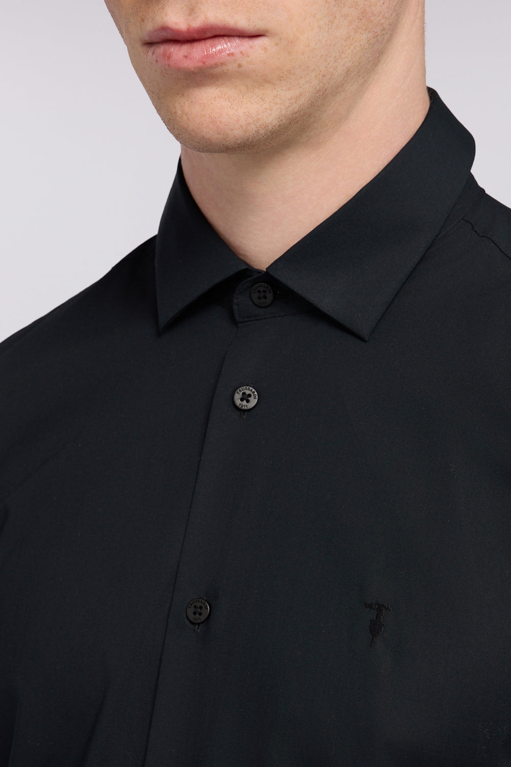 Camicia slim fit in popeline 3|21cb55835ee20b3c46fc306f420dbeaf83057e304e52587f37a6f43470e56010