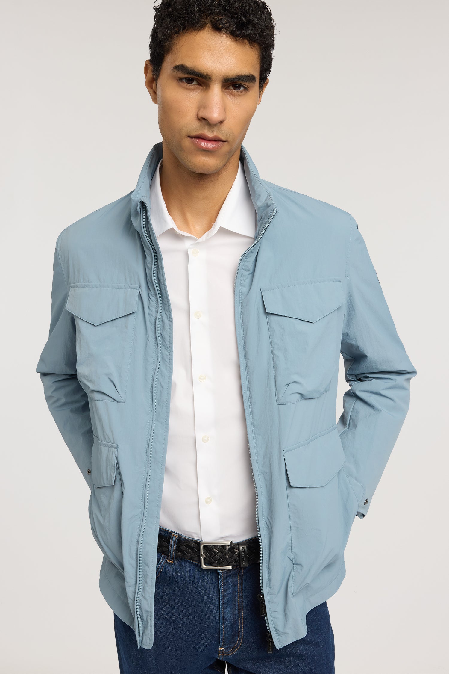 Camicia slim fit in popeline di cotone elasticizzato 4|744b815dde1b4e98cdcd521b770b42694e36dbc4479e93d9360899c77ce477ca