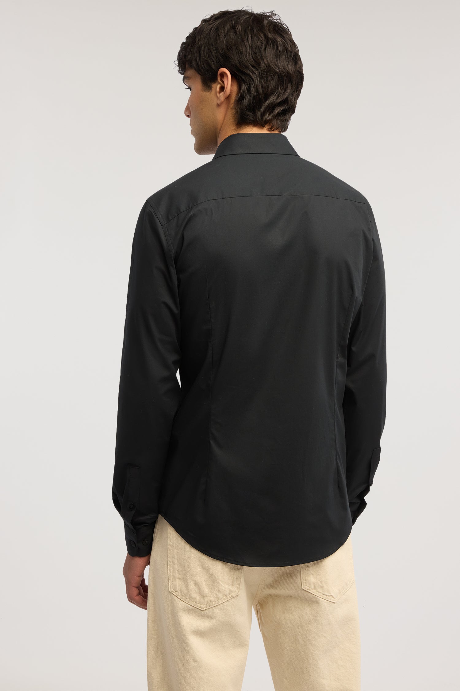 Camicia slim fit in popeline di cotone elasticizzato 2|a0635acdbfc135c3d11524513bbce610a93de28417a3b63ce00d0da92b31701d