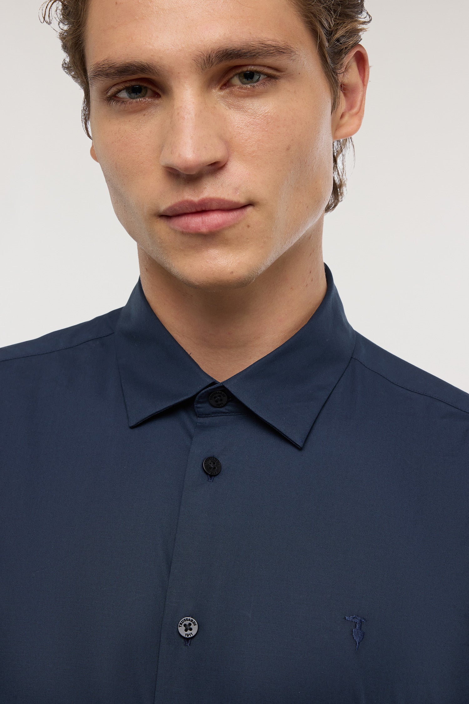 Camicia slim fit in popeline 4|8aa1964cb2ec85bb8929f3929ec15639ac1c0cf9953a48747773e3e901e99fe9