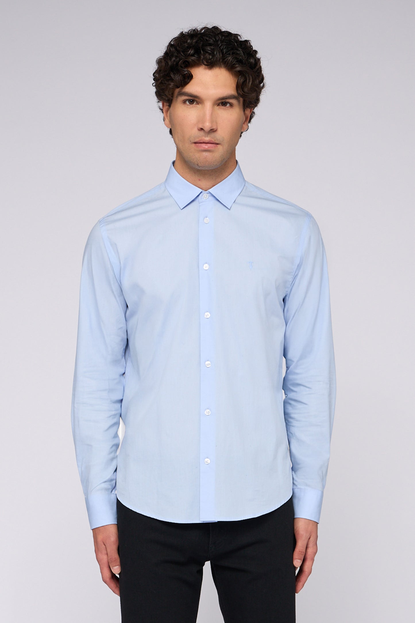 Camicia regular fit in popeline 1|270f431d351123a2f258f5b43291125772f7635a0a4c7c18ec73a46b661c6ae1