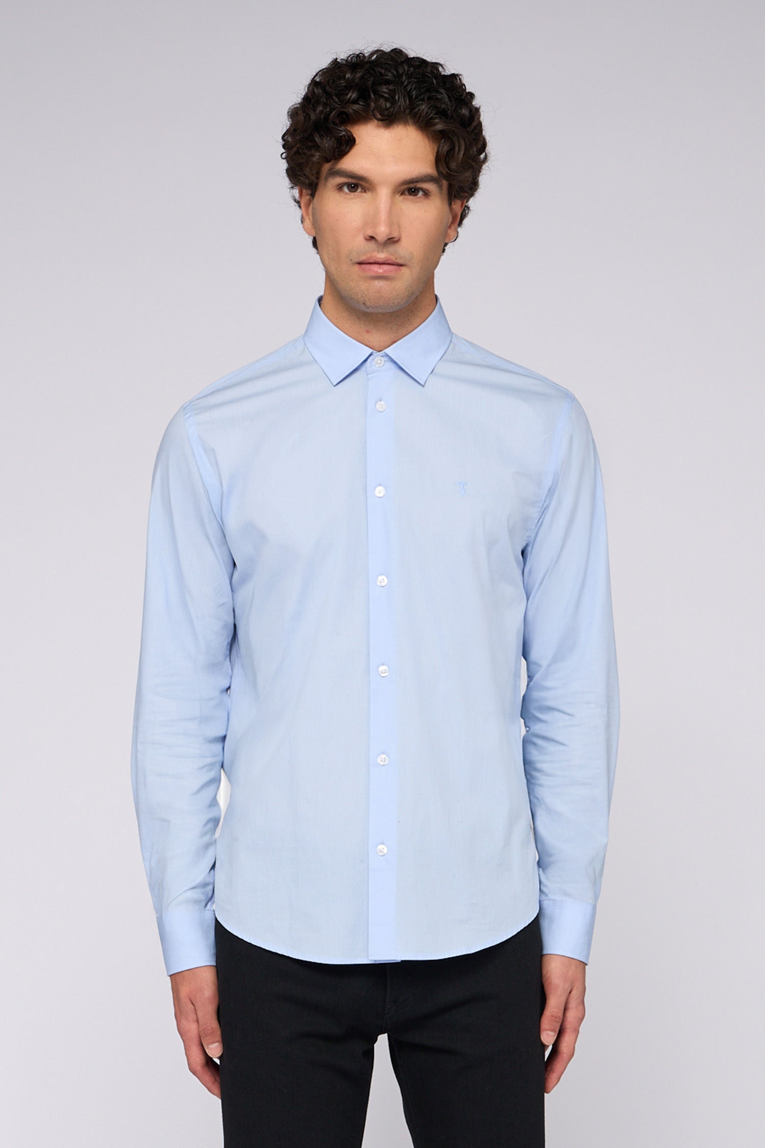 Camicia regular fit in popeline 1|270f431d351123a2f258f5b43291125772f7635a0a4c7c18ec73a46b661c6ae1